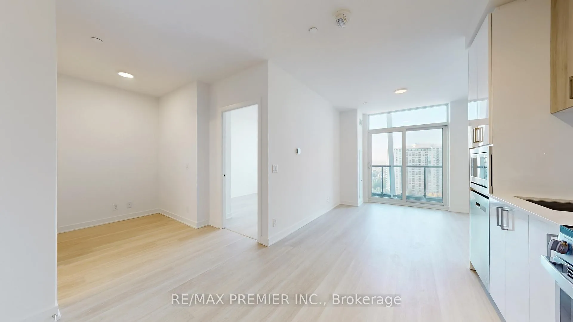 Photo 7 of Unit 1206, 30 Upper Mall Way, Vaughan, Brownridge — HOMEH