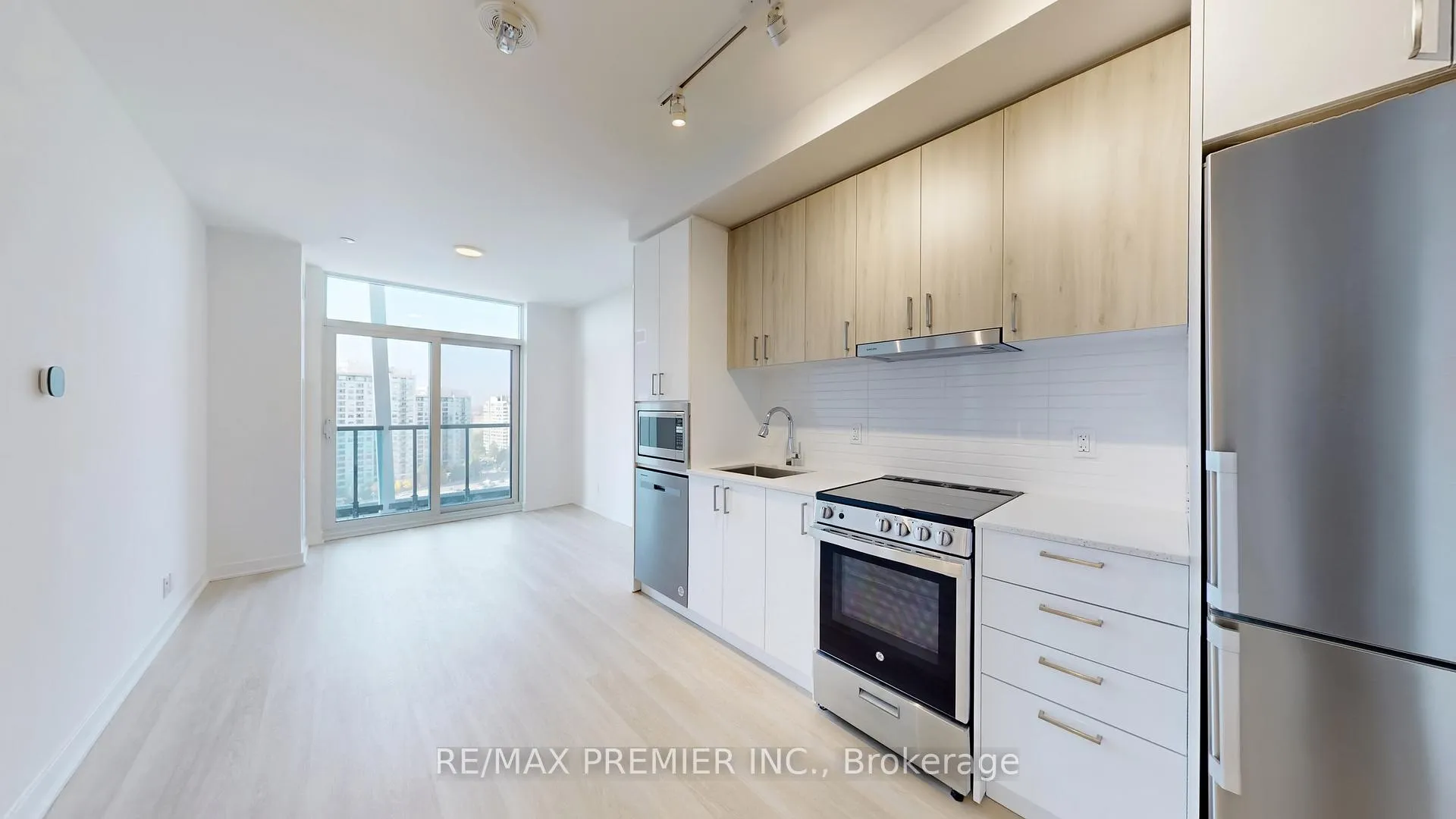 Photo 8 of Unit 1206, 30 Upper Mall Way, Vaughan, Brownridge — HOMEH
