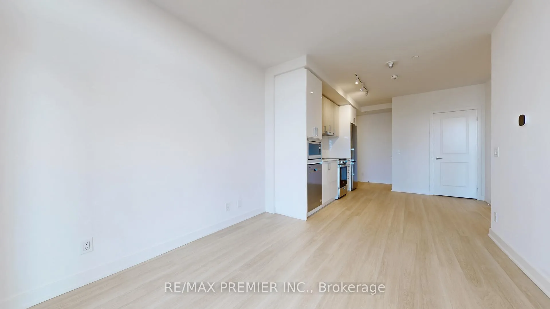 Photo 9 of Unit 1206, 30 Upper Mall Way, Vaughan, Brownridge — HOMEH