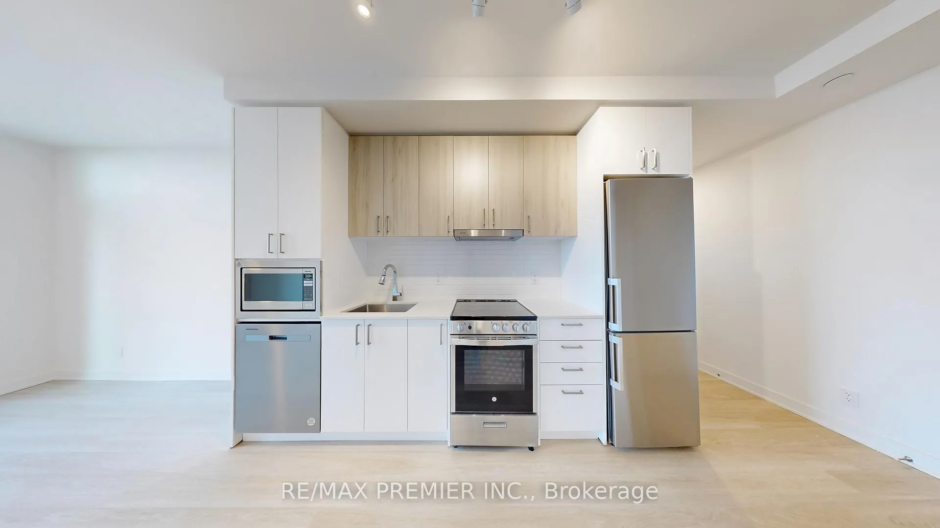 Photo 12 of Unit 1206, 30 Upper Mall Way, Vaughan, Brownridge — HOMEH
