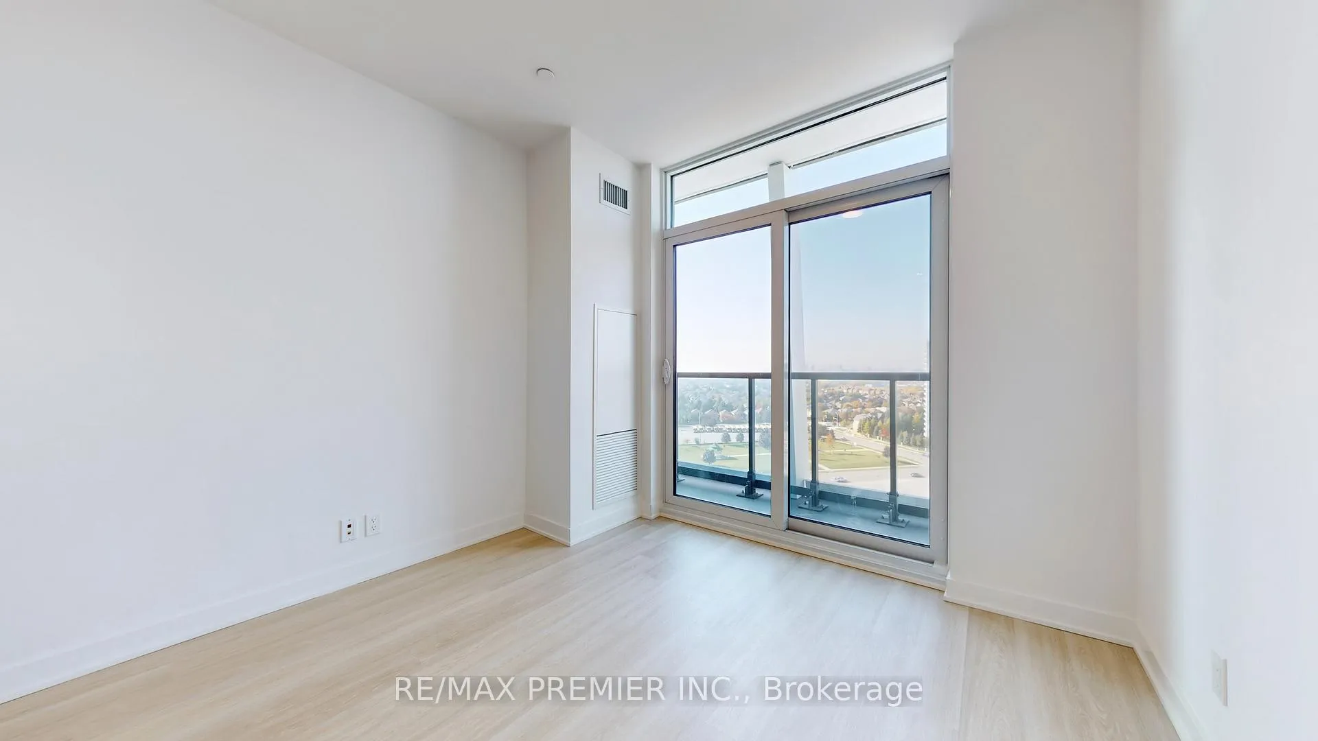Photo 15 of Unit 1206, 30 Upper Mall Way, Vaughan, Brownridge — HOMEH