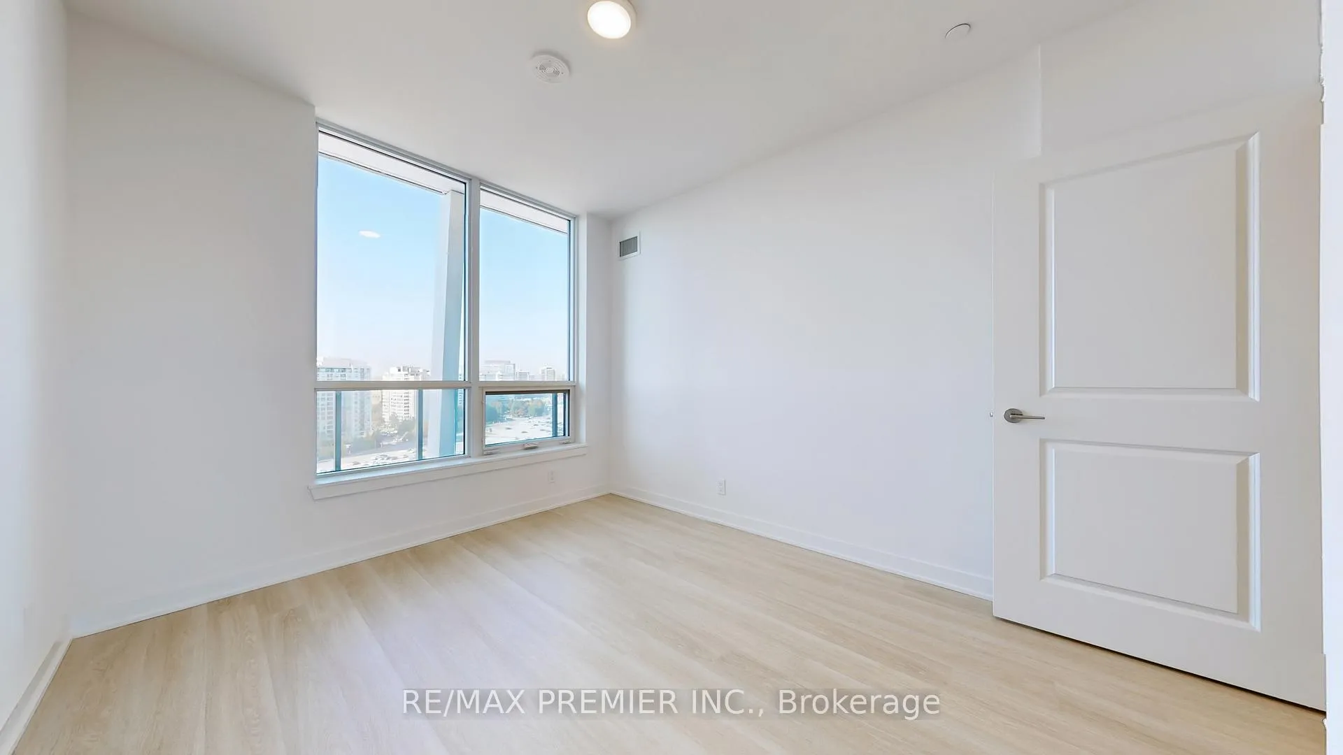 Photo 19 of Unit 1206, 30 Upper Mall Way, Vaughan, Brownridge — HOMEH