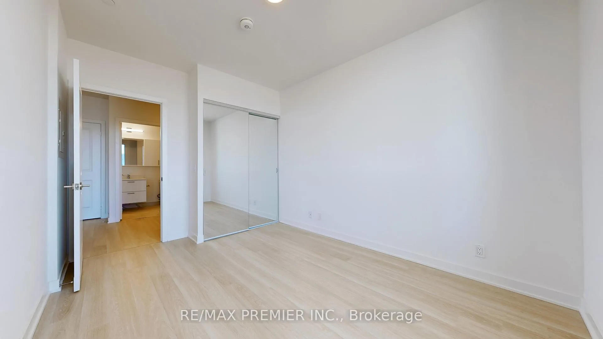 Photo 22 of Unit 1206, 30 Upper Mall Way, Vaughan, Brownridge — HOMEH