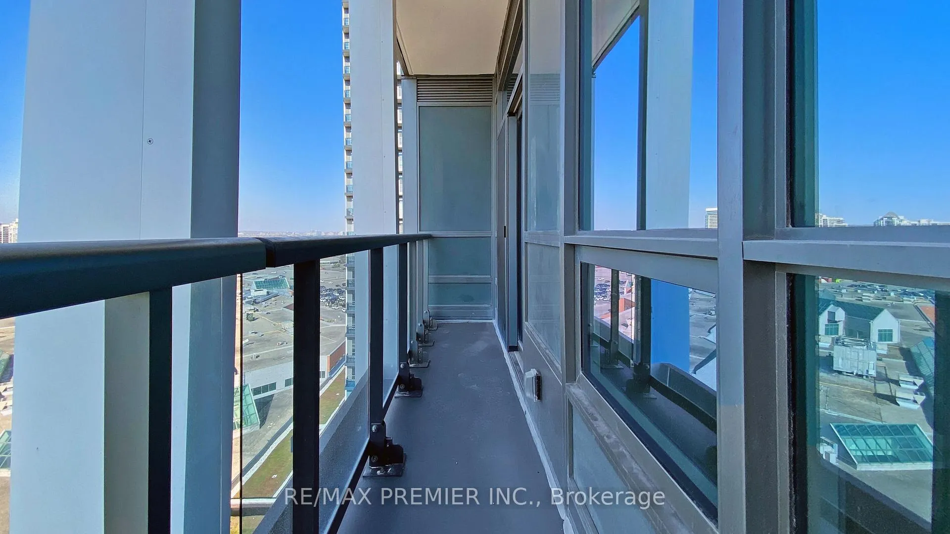 Photo 32 of Unit 1206, 30 Upper Mall Way, Vaughan, Brownridge — HOMEH