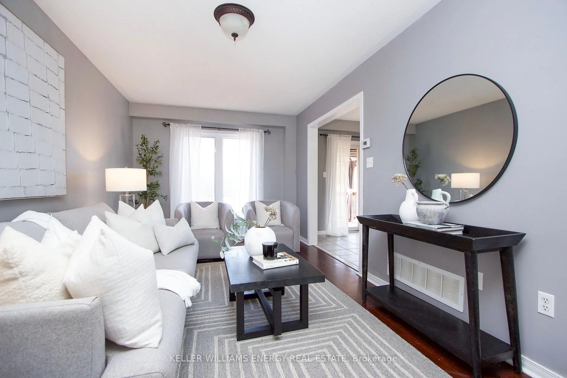 Photo 8 of 38 Hutton Place, Clarington, Bowmanville — HOMEH
