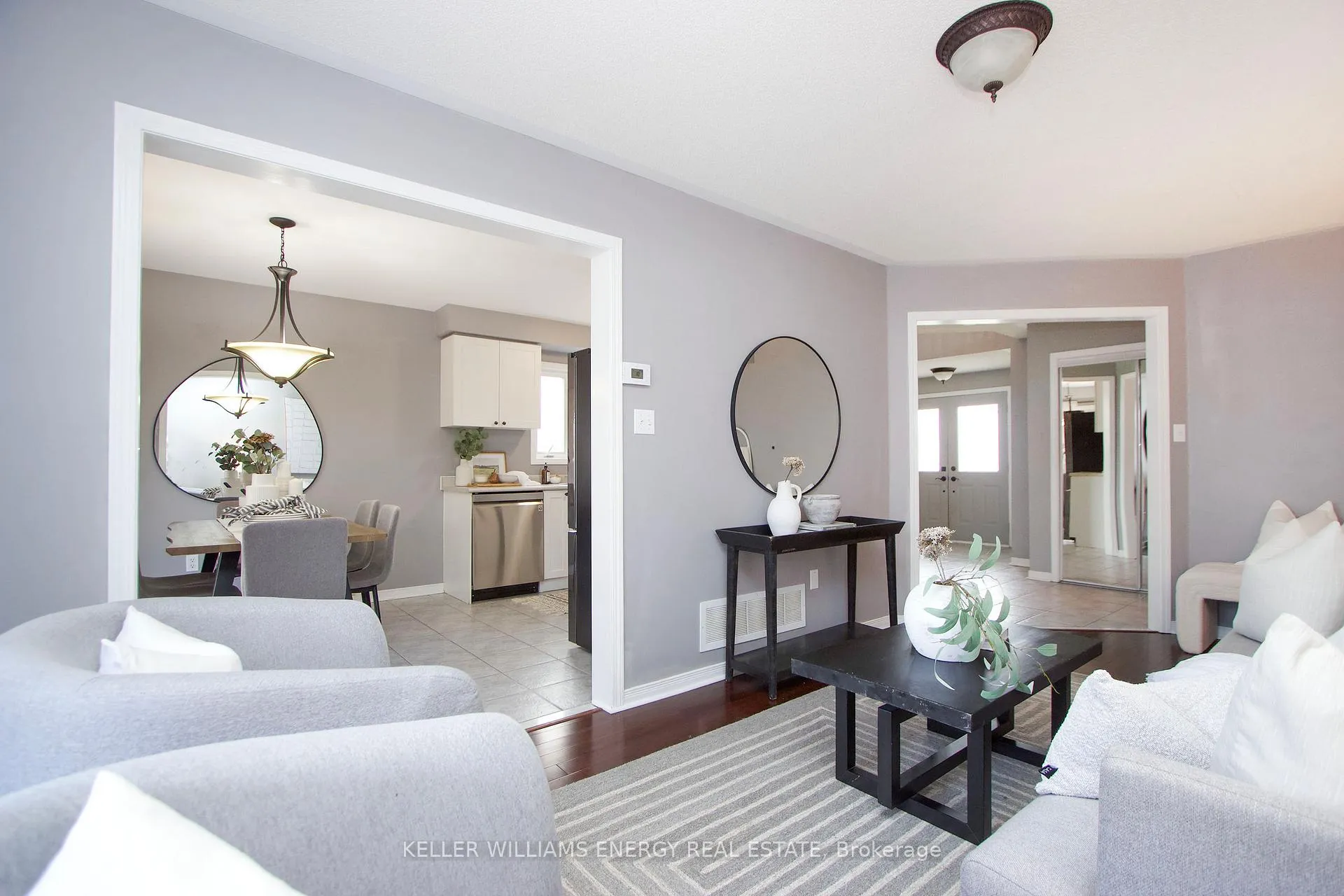 Photo 10 of 38 Hutton Place, Clarington, Bowmanville — HOMEH