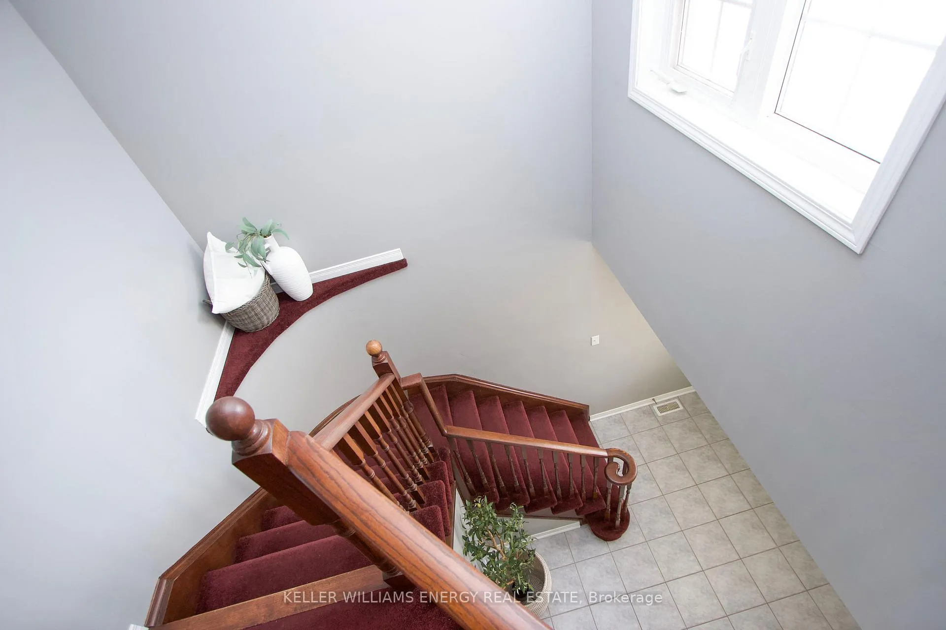Photo 16 of 38 Hutton Place, Clarington, Bowmanville — HOMEH