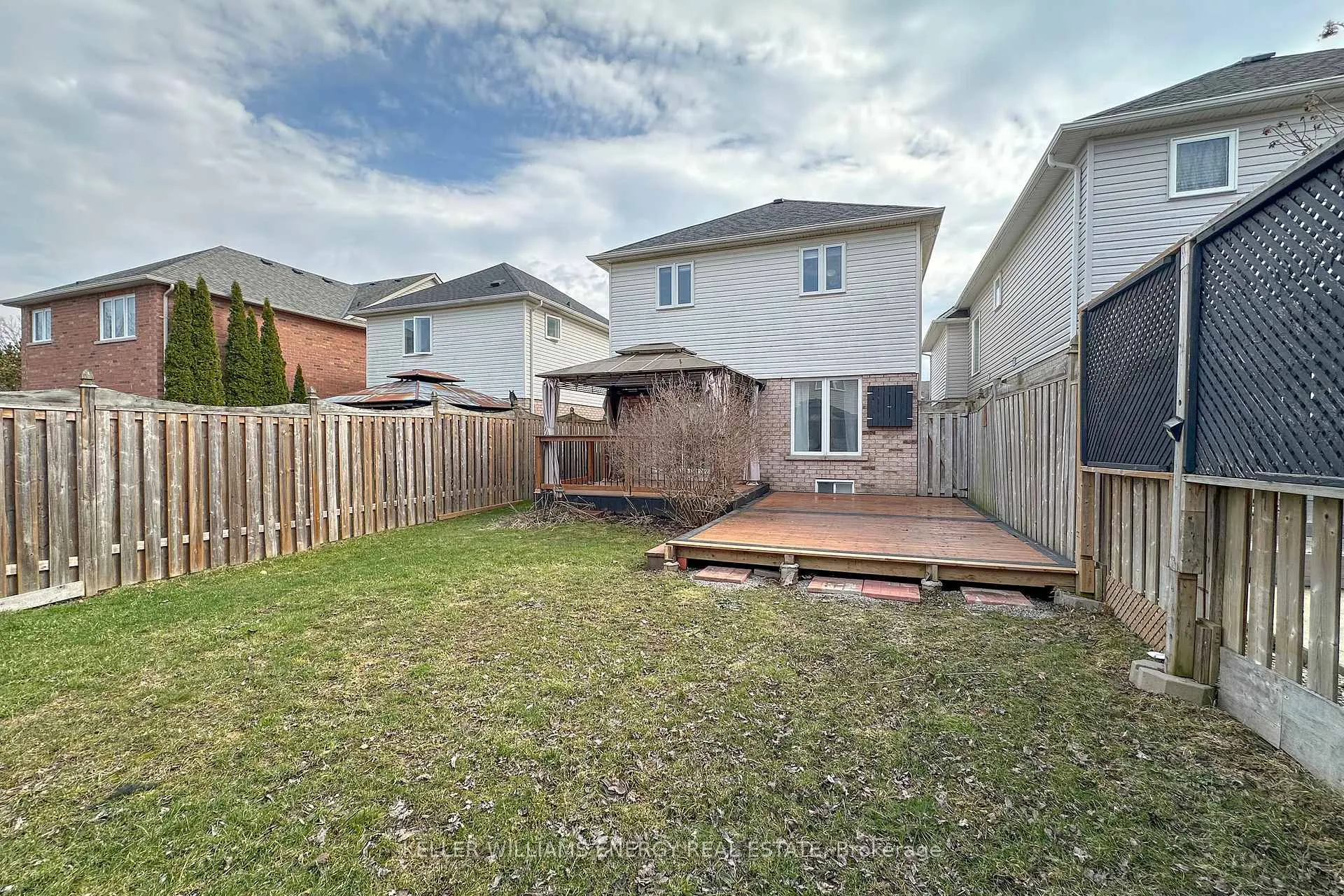 Photo 33 of 38 Hutton Place, Clarington, Bowmanville — HOMEH
