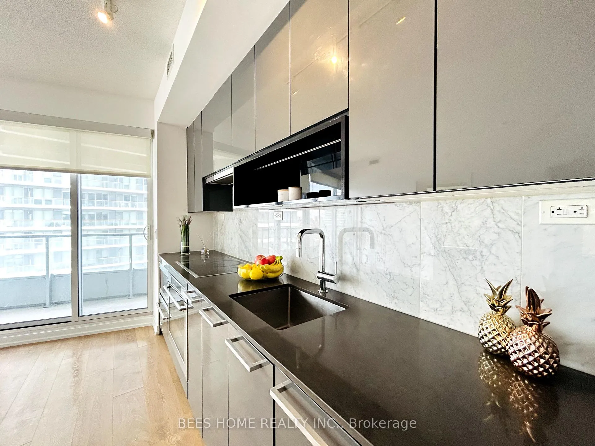 Photo 6 of Unit 1905, 115 McMahon Drive, North York, Bayview Village — HOMEH