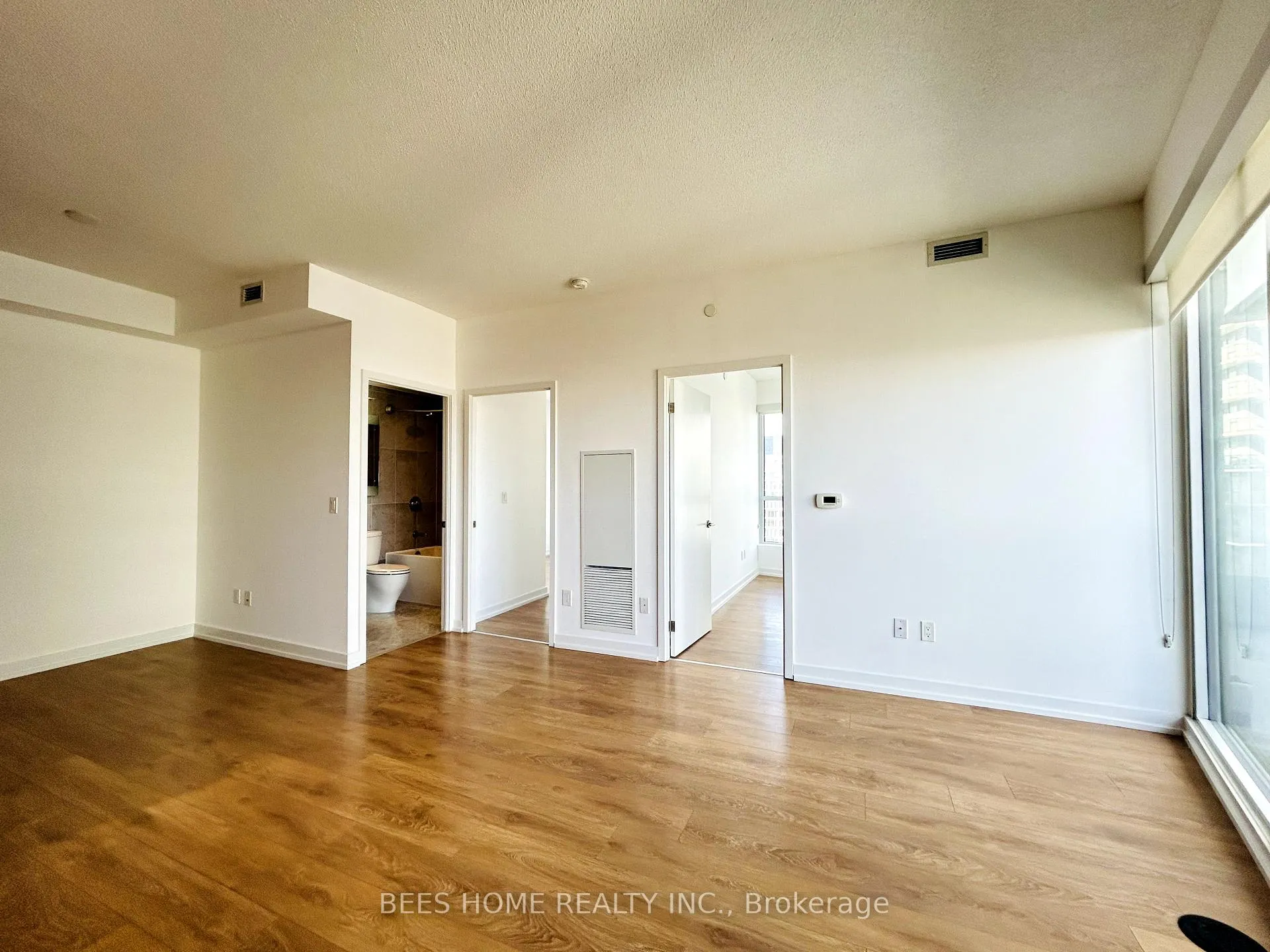 Photo 10 of Unit 1905, 115 McMahon Drive, North York, Bayview Village — HOMEH
