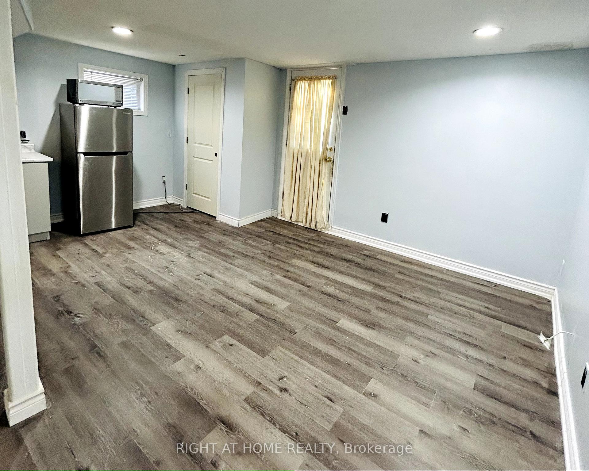Photo 5 of 85 Cloverdale Drive, Brampton, Avondale — HOMEH
