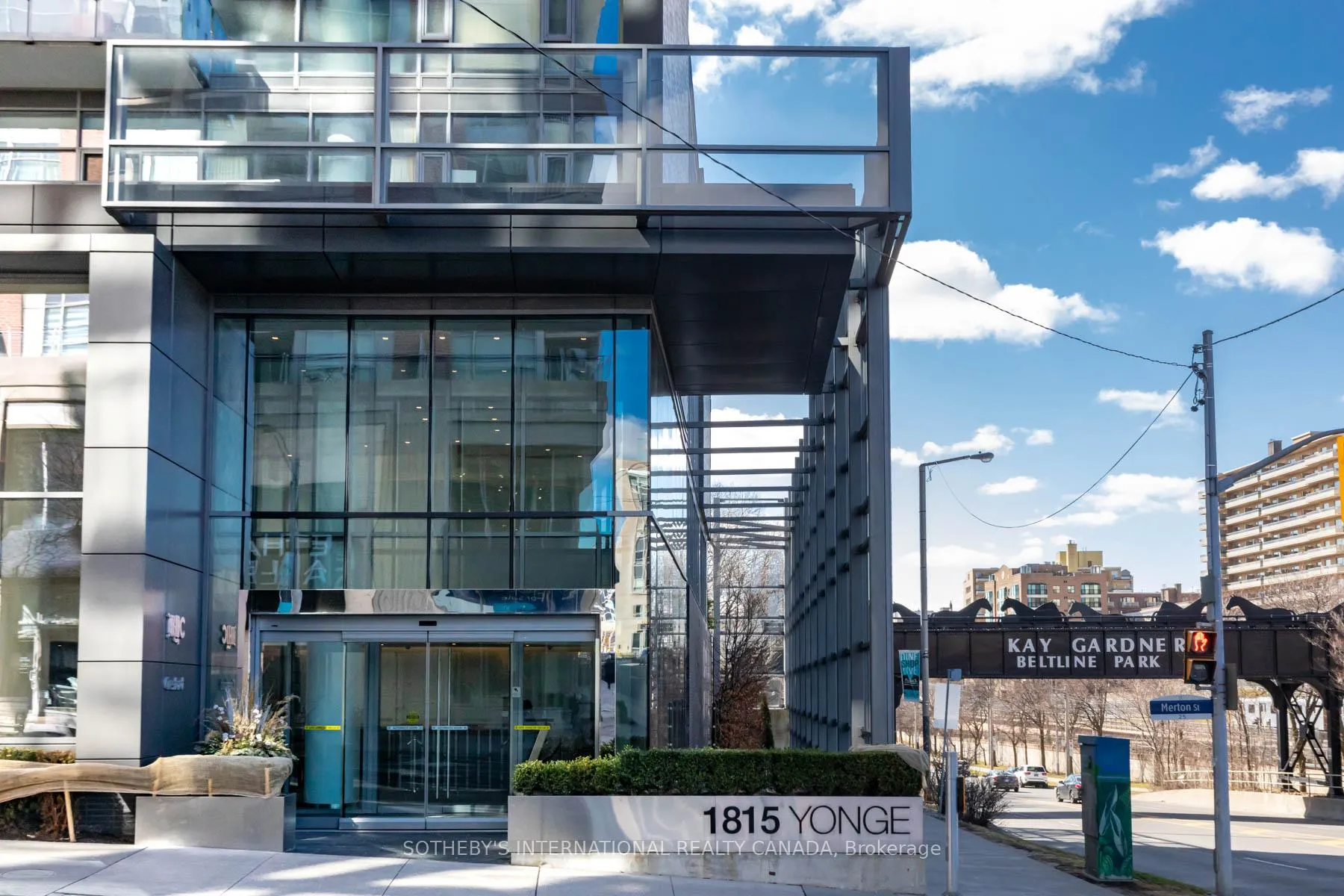 Front of Unit 1806, 1815 Yonge Street