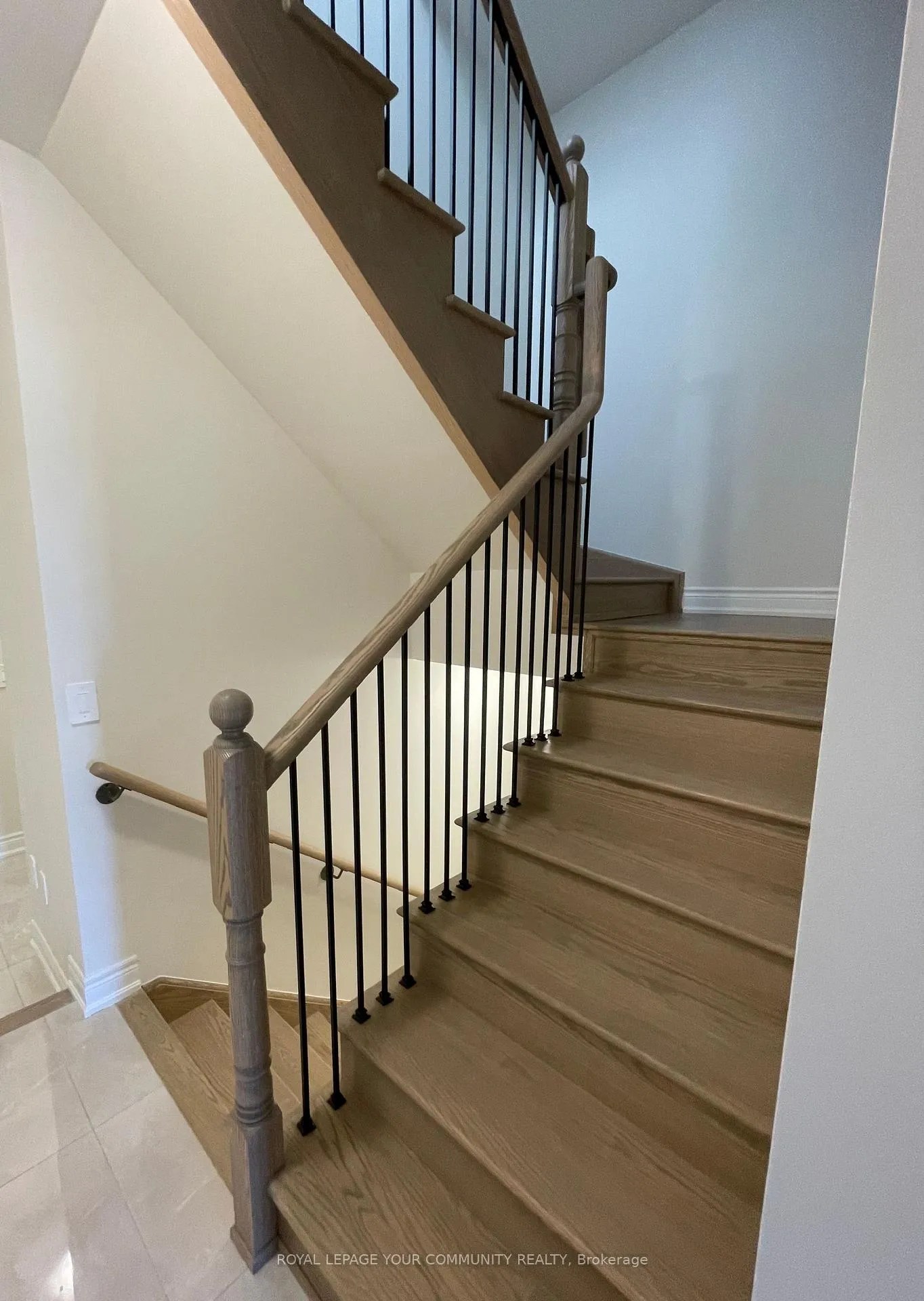 Photo 4 of 2818 Tippett Mews, Pickering, Rural Pickering — HOMEH