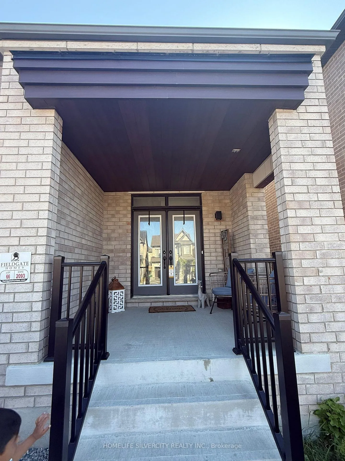 Photo 4 of 2093 Coppermine Street, Oshawa, Kedron — HOMEH