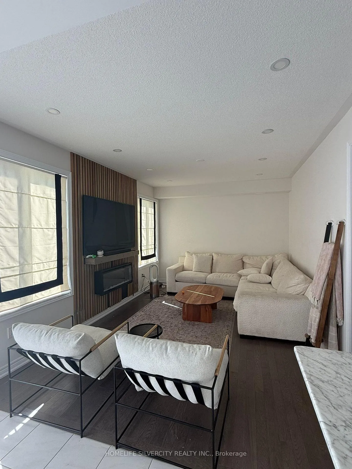 Photo 7 of 2093 Coppermine Street, Oshawa, Kedron — HOMEH