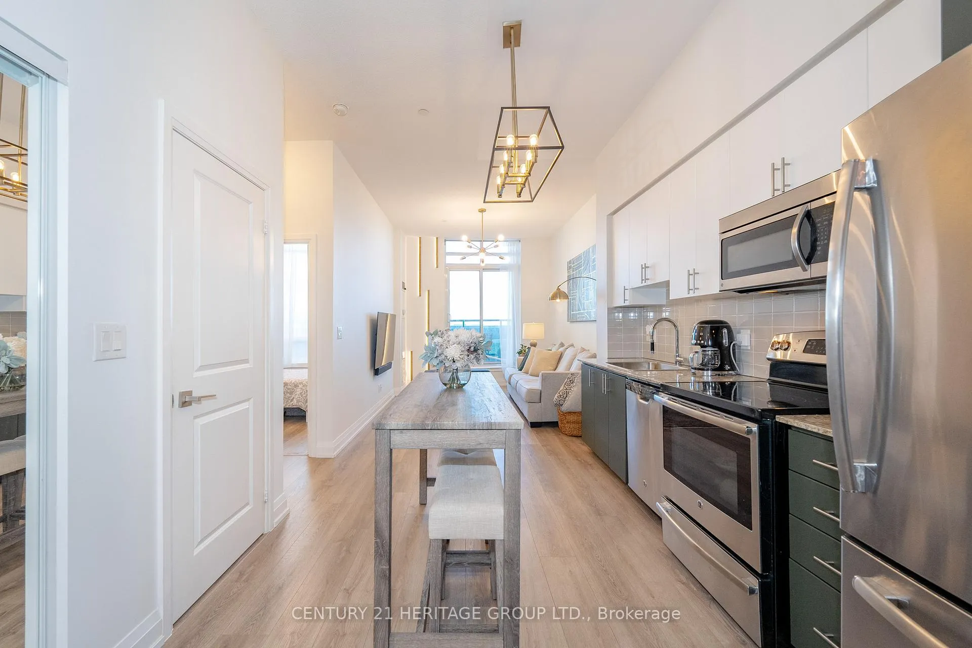 Front of Unit 306, 7171 Yonge Street