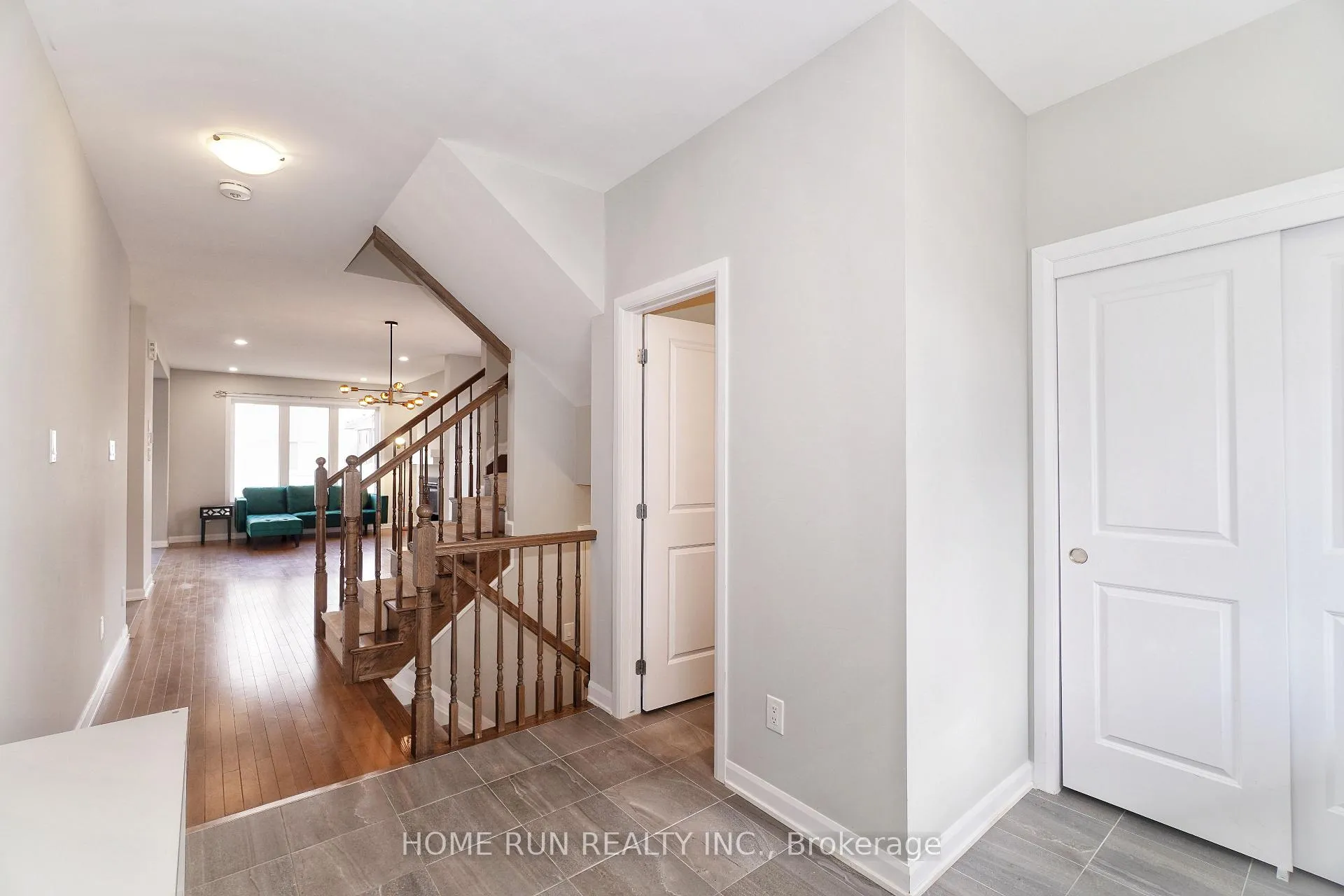 Photo 5 of 10 Eramosa Crescent, Ottawa, Kanata - Kanata Lakes/Heritage Hills — HOMEH