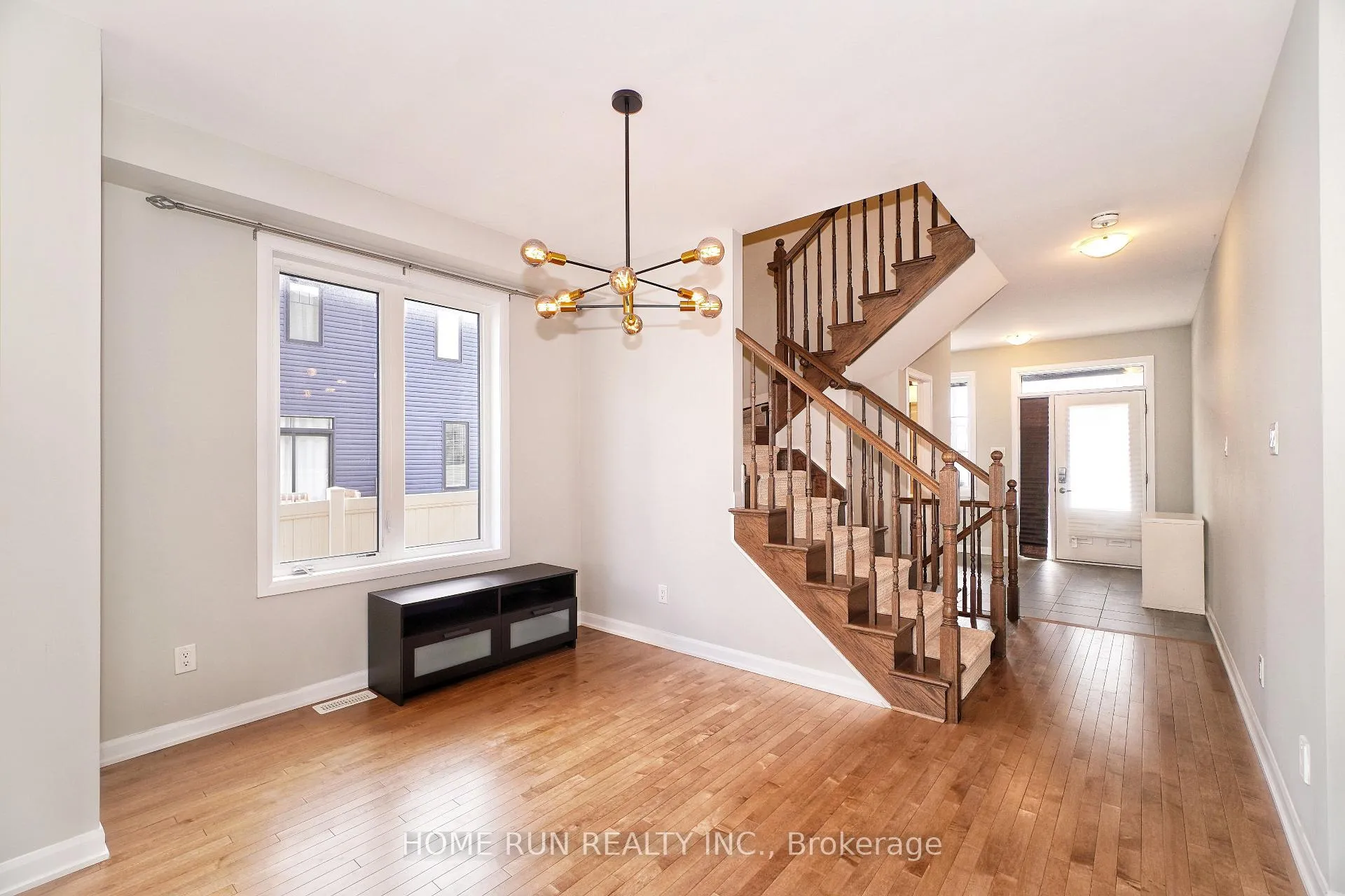 Photo 9 of 10 Eramosa Crescent, Ottawa, Kanata - Kanata Lakes/Heritage Hills — HOMEH