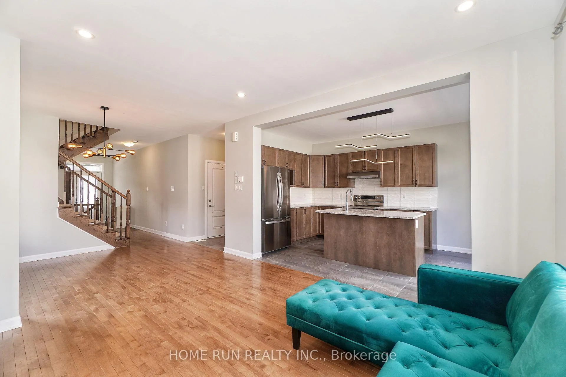 Photo 14 of 10 Eramosa Crescent, Ottawa, Kanata - Kanata Lakes/Heritage Hills — HOMEH