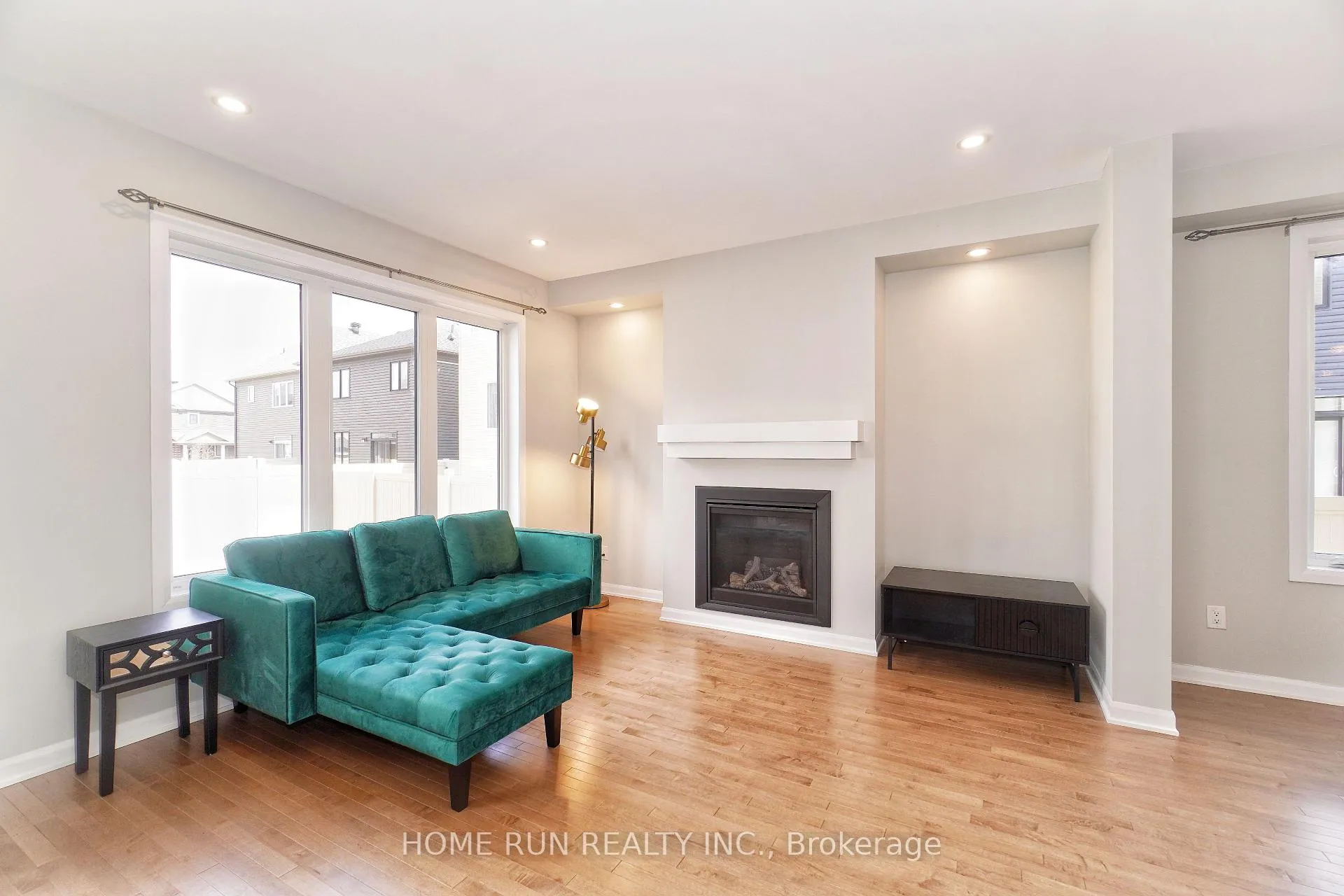 Photo 17 of 10 Eramosa Crescent, Ottawa, Kanata - Kanata Lakes/Heritage Hills — HOMEH