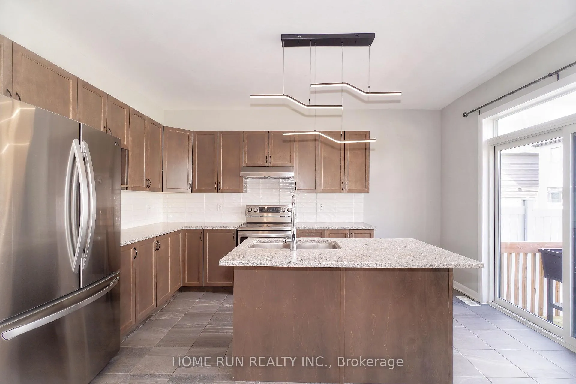 Photo 19 of 10 Eramosa Crescent, Ottawa, Kanata - Kanata Lakes/Heritage Hills — HOMEH