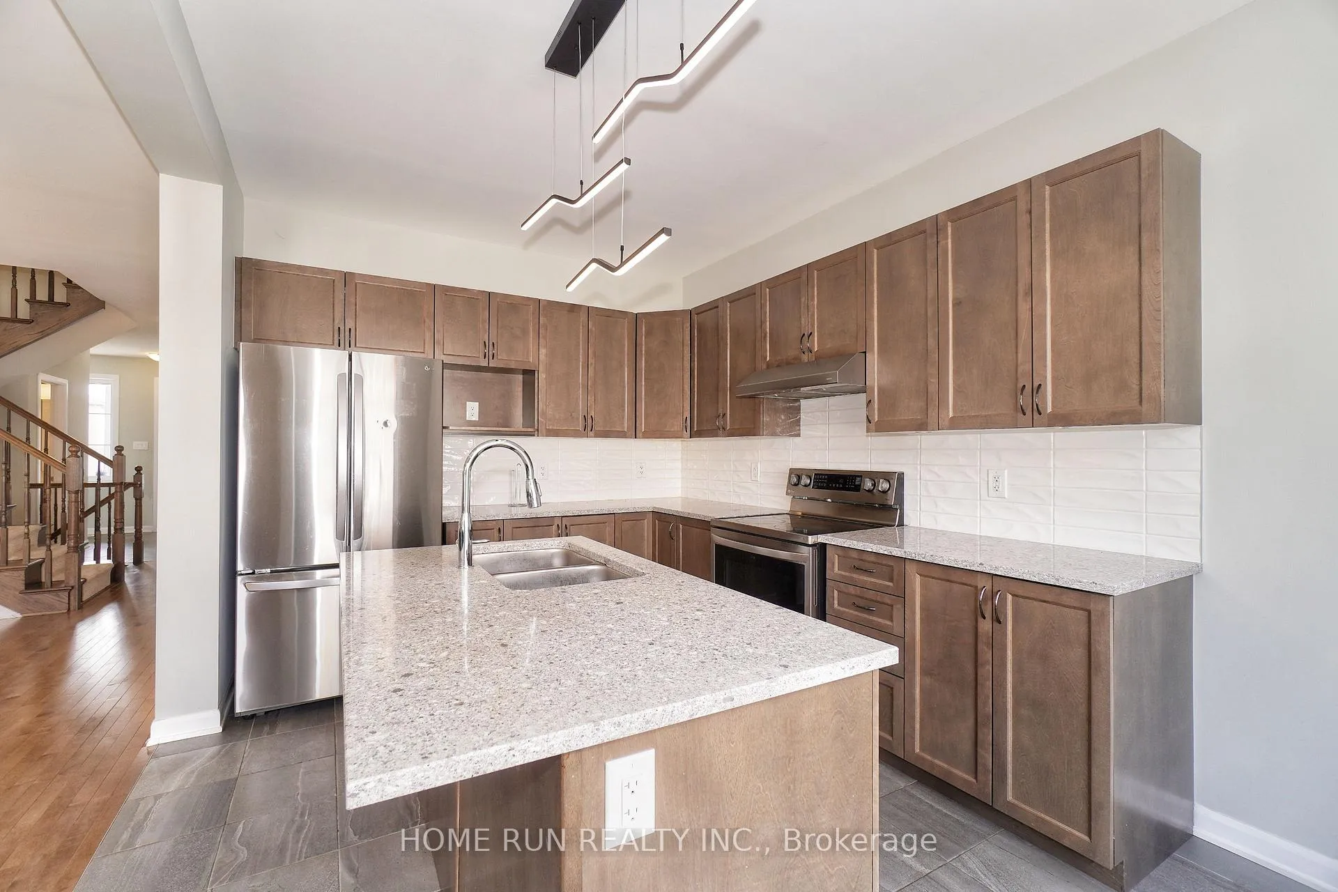 Photo 20 of 10 Eramosa Crescent, Ottawa, Kanata - Kanata Lakes/Heritage Hills — HOMEH