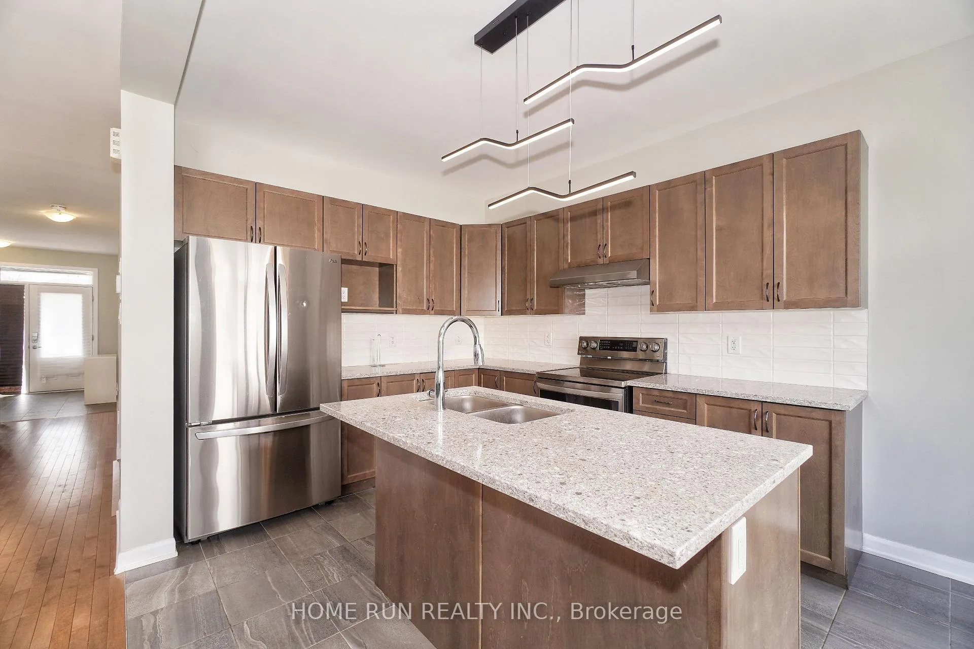 Photo 21 of 10 Eramosa Crescent, Ottawa, Kanata - Kanata Lakes/Heritage Hills — HOMEH