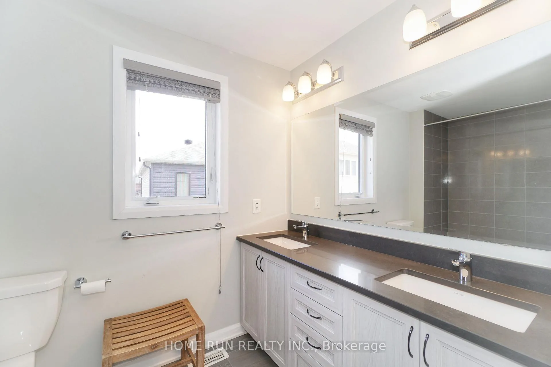 Photo 35 of 10 Eramosa Crescent, Ottawa, Kanata - Kanata Lakes/Heritage Hills — HOMEH
