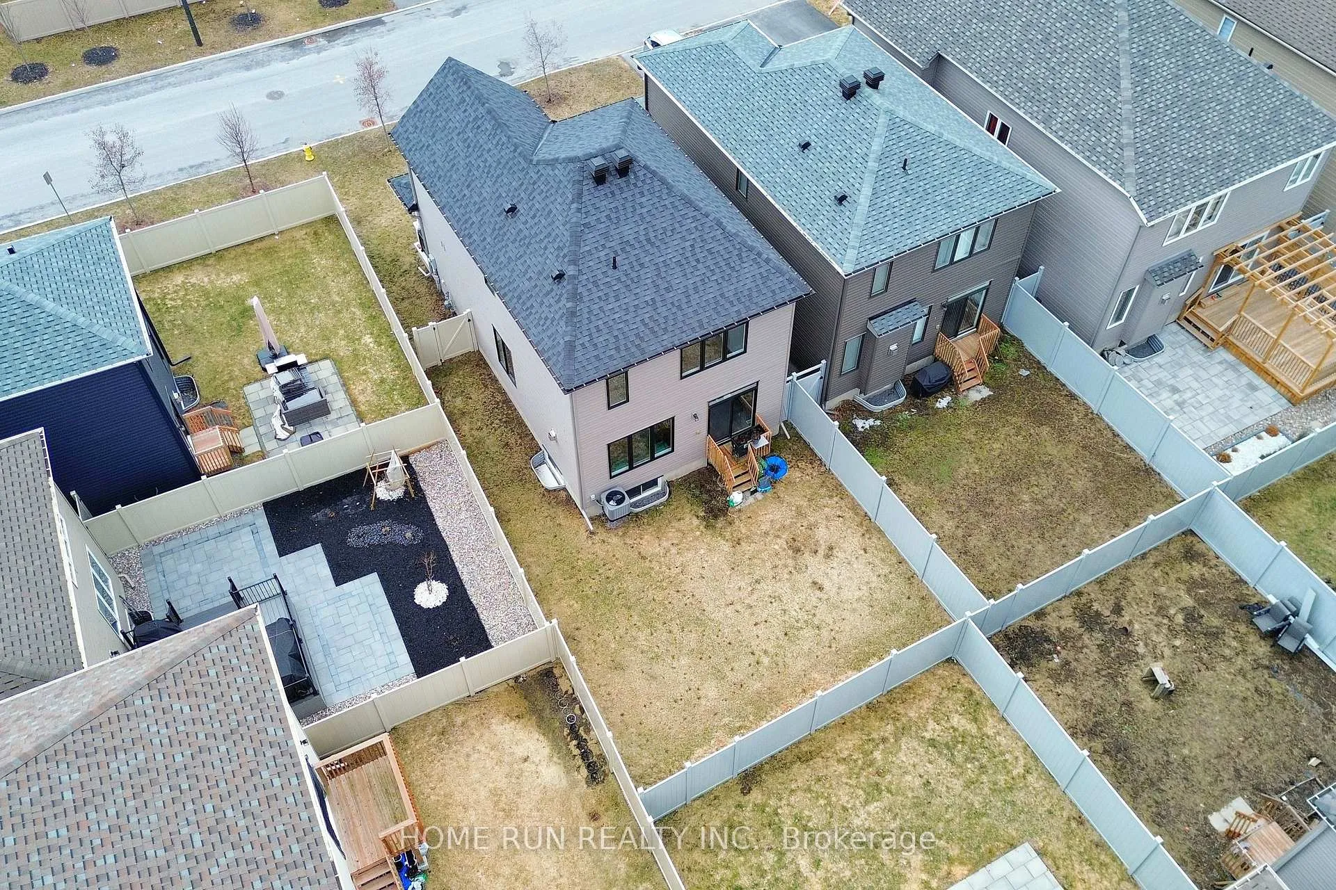 Photo 39 of 10 Eramosa Crescent, Ottawa, Kanata - Kanata Lakes/Heritage Hills — HOMEH