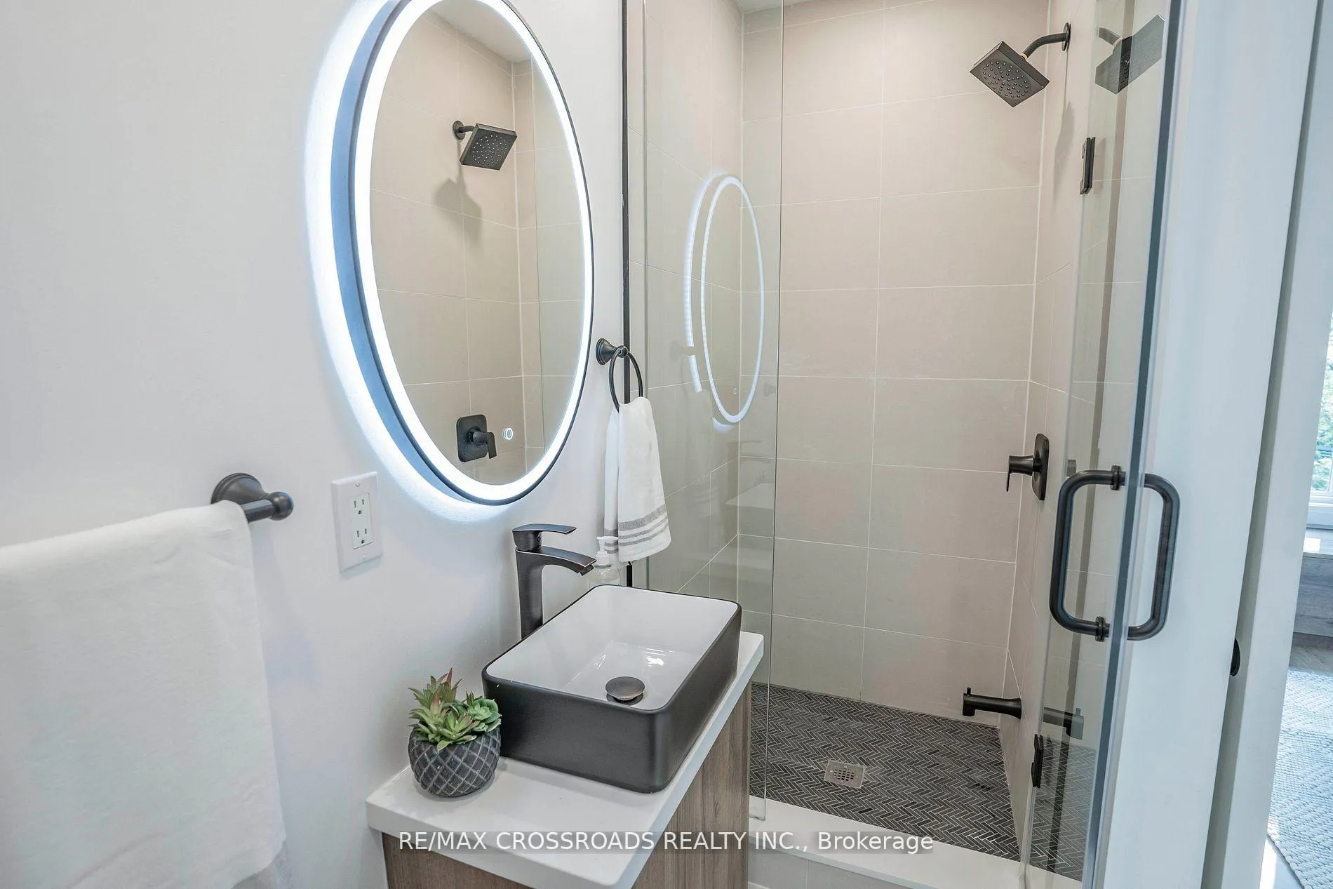Photo 24 of 103 Dewhurst Boulevard, Toronto, Danforth — HOMEH