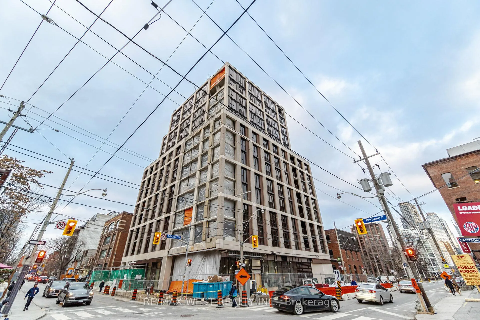 Front of Unit 609, 123 Portland St Street