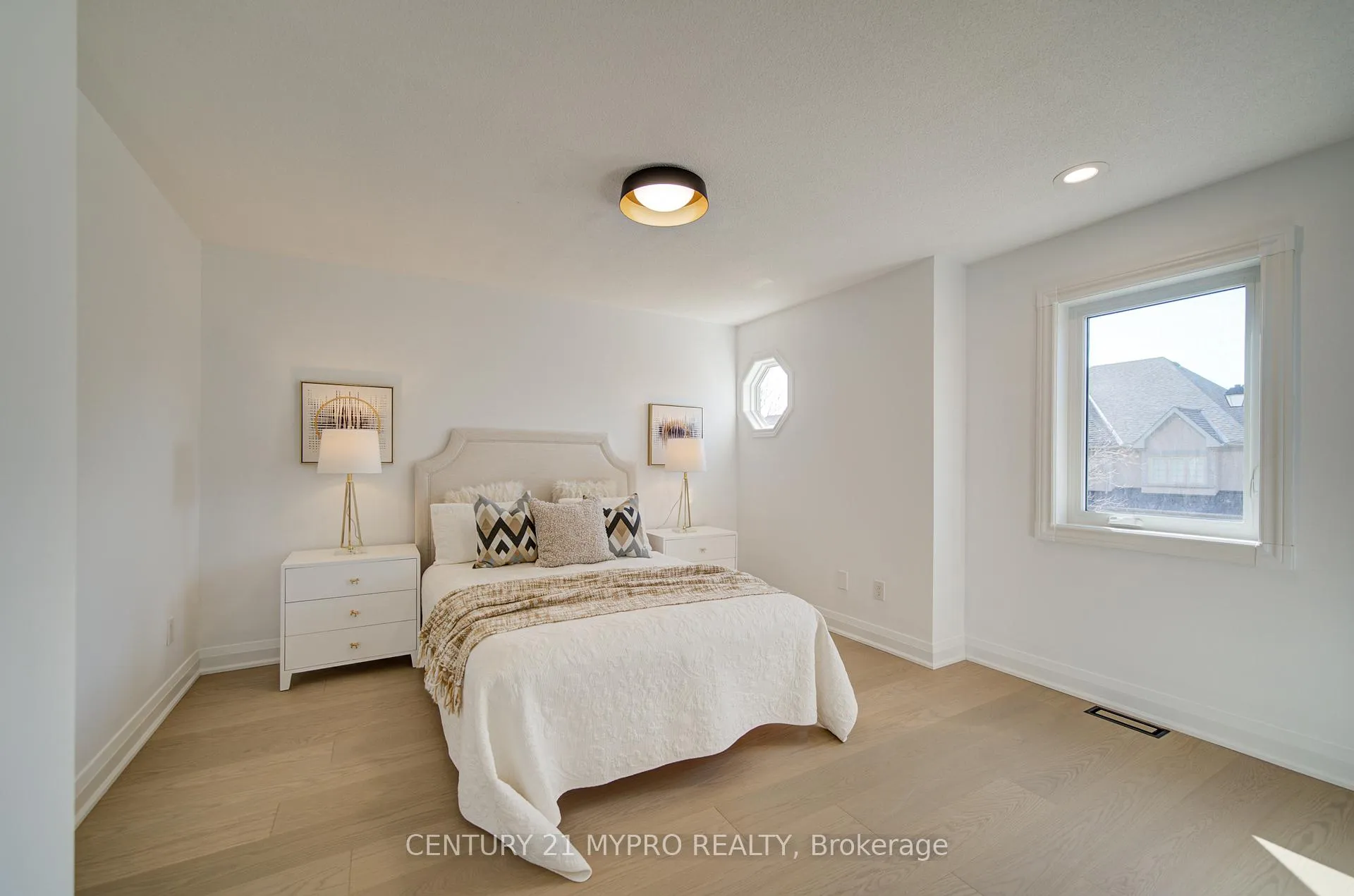 Photo 32 of 64 Glengordon Crescent, Markham, Devil's Elbow — HOMEH