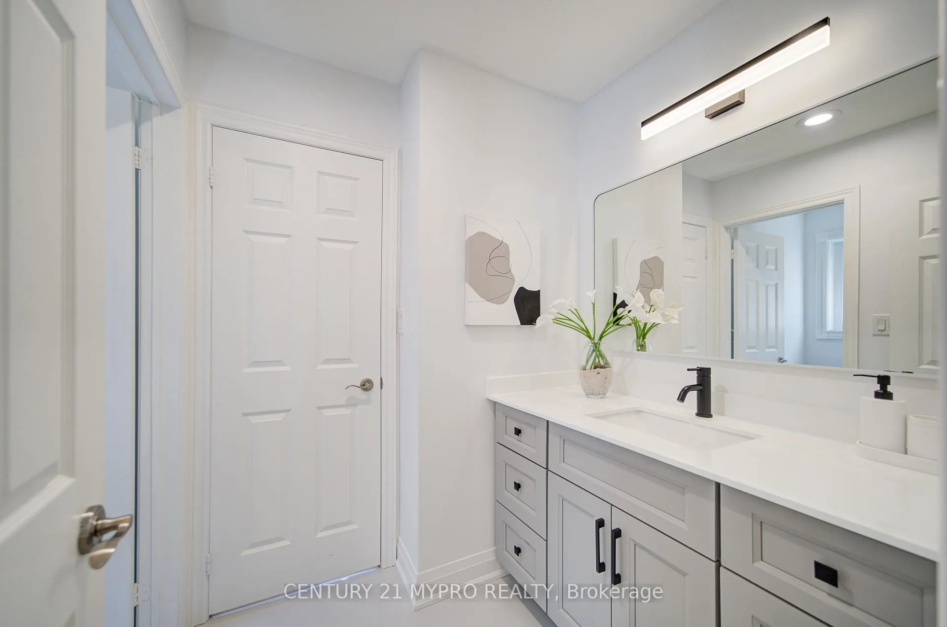 Photo 34 of 64 Glengordon Crescent, Markham, Devil's Elbow — HOMEH
