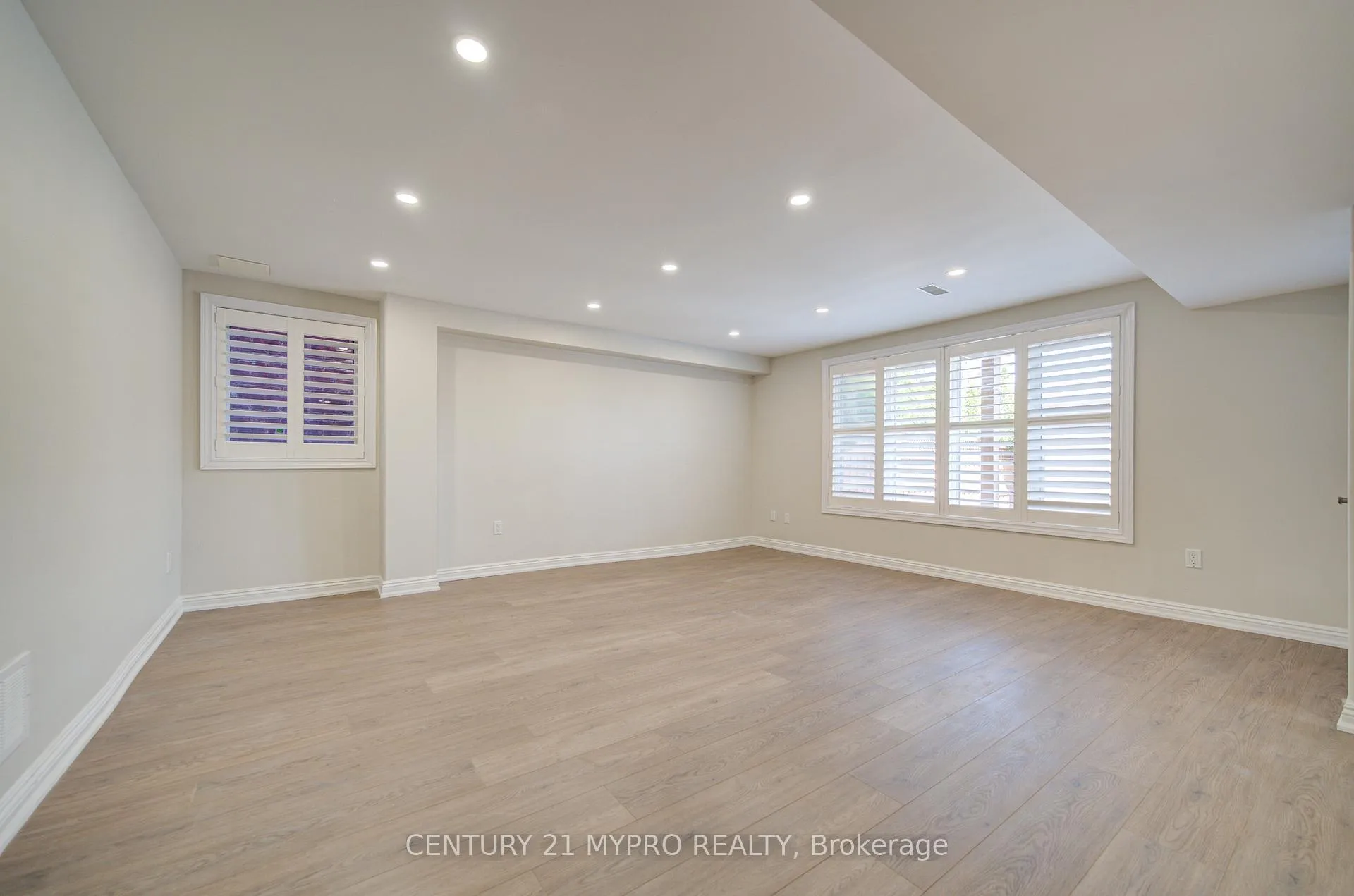 Photo 37 of 64 Glengordon Crescent, Markham, Devil's Elbow — HOMEH