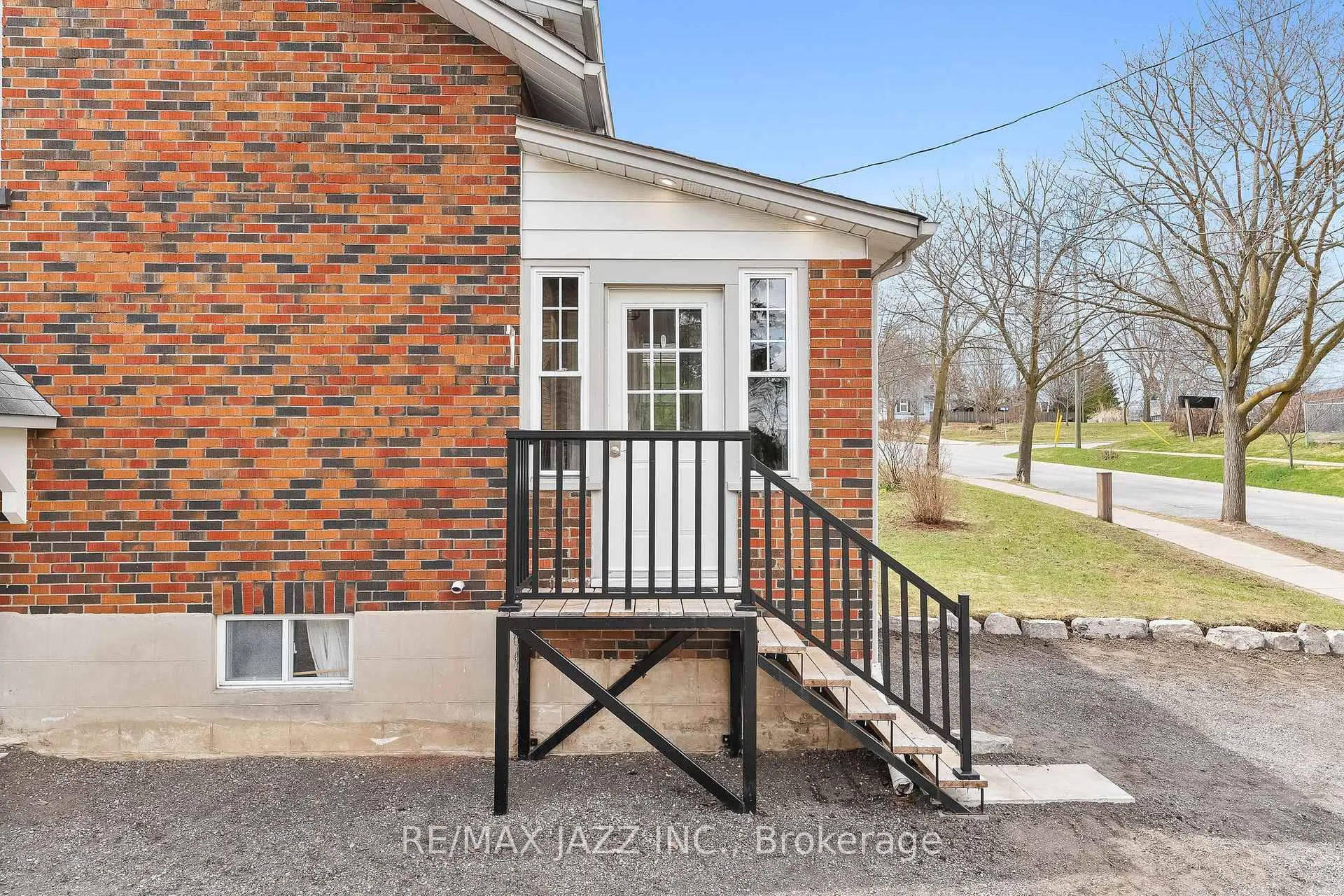 Photo 3 of 394 A Queen Street, Scugog, Port Perry — HOMEH