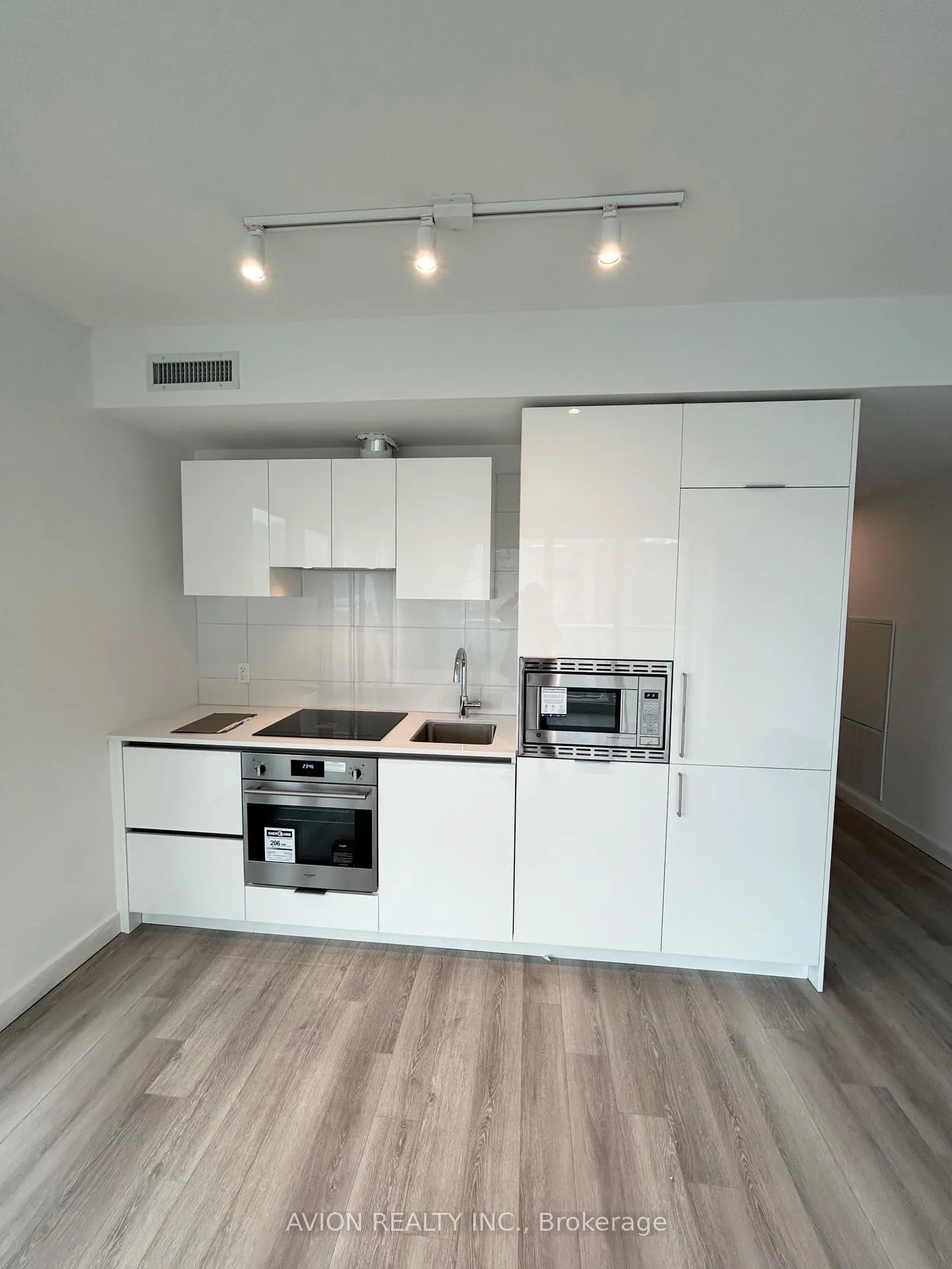 Photo 7 of 230 Simco Street, Toronto, Kensington-Chinatown — HOMEH