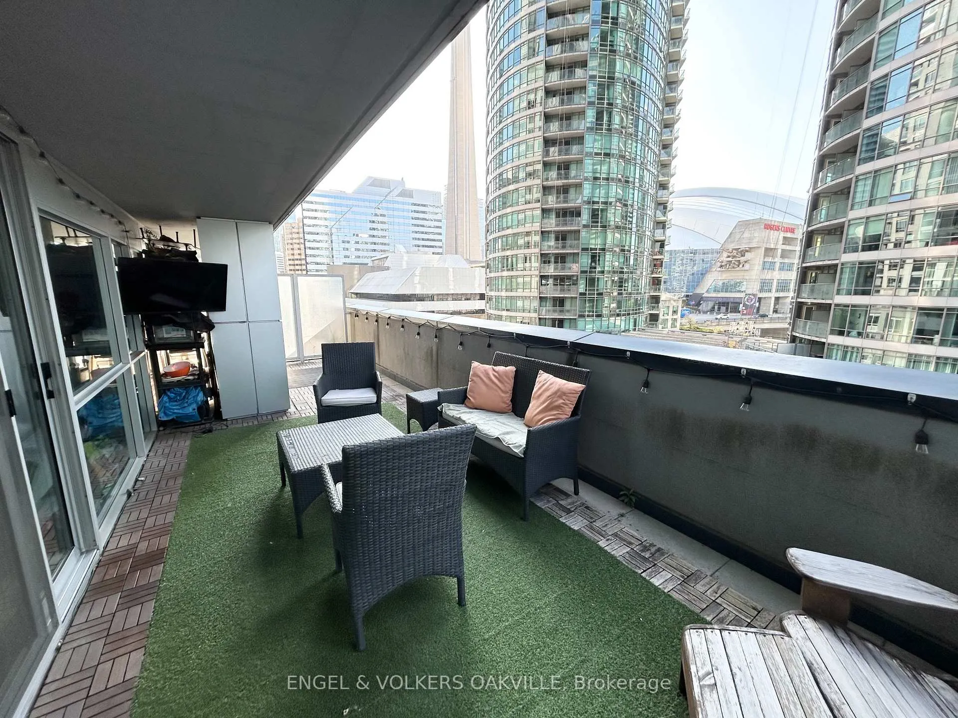 Photo 8 of Unit 405, 352 Front Street W, Toronto, Waterfront Communities — HOMEH