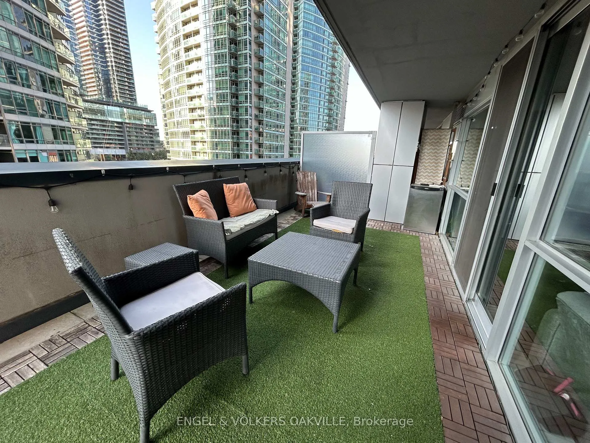 Photo 9 of Unit 405, 352 Front Street W, Toronto, Waterfront Communities — HOMEH