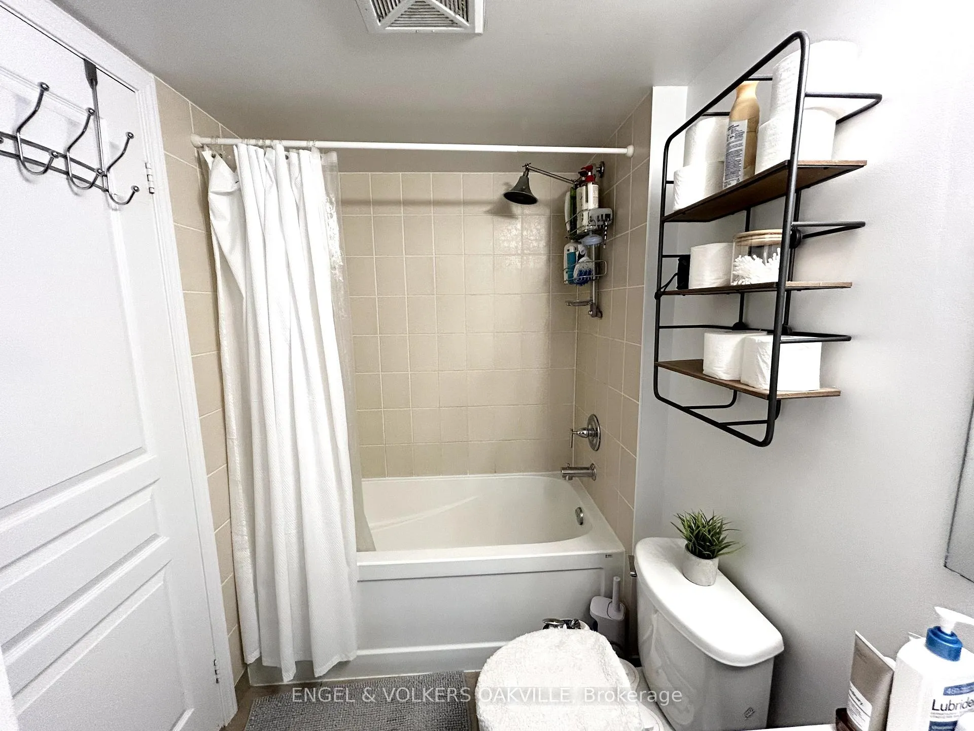 Photo 16 of Unit 405, 352 Front Street W, Toronto, Waterfront Communities — HOMEH