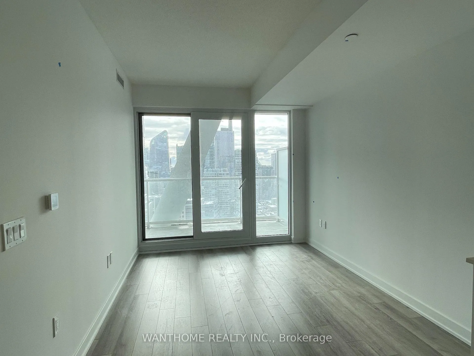 Photo 13 of Unit 3216, 230 Simcoe Street, Toronto, Kensington-Chinatown — HOMEH