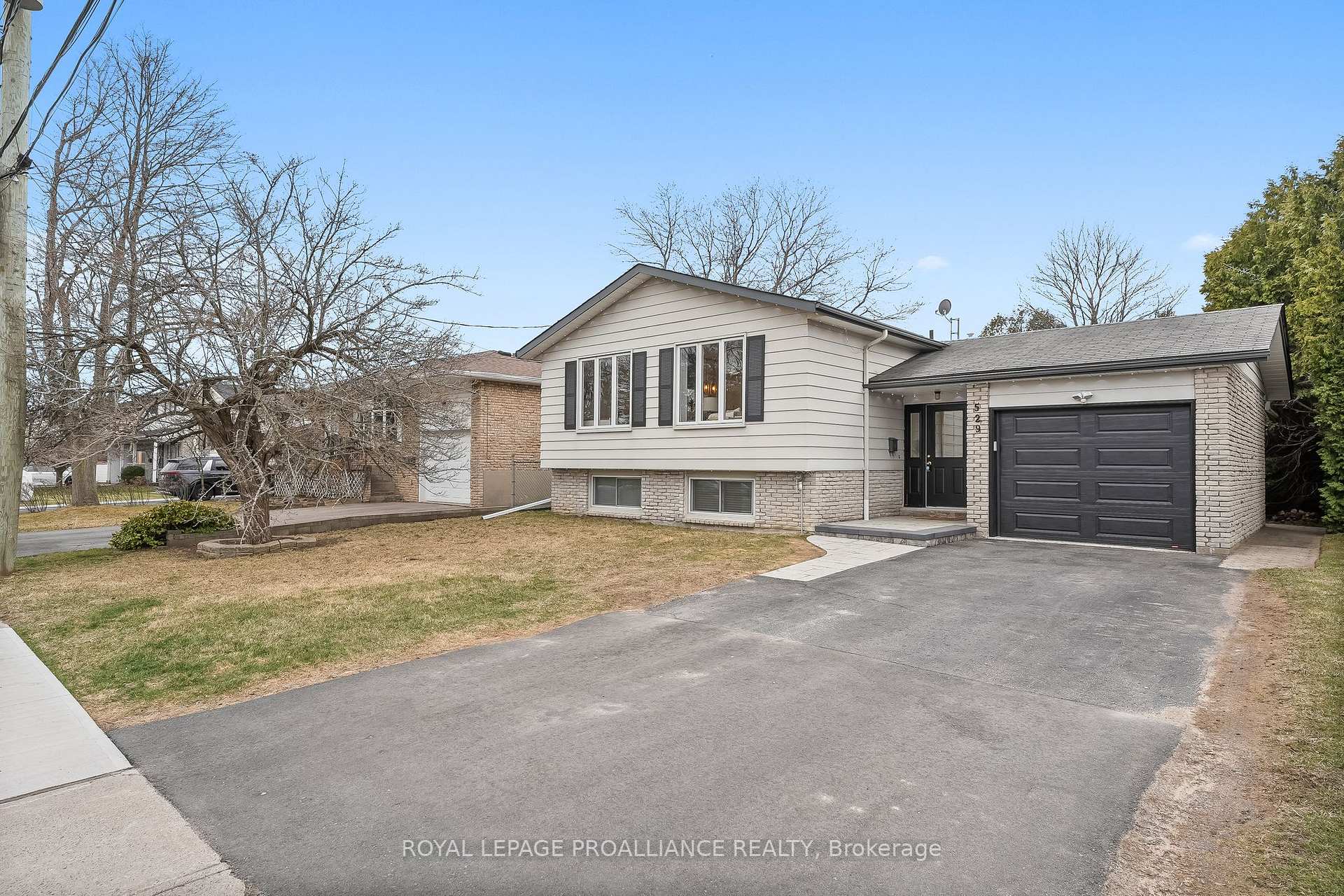 Photo 1 of 529 Westwood Drive, Cobourg — HOMEH