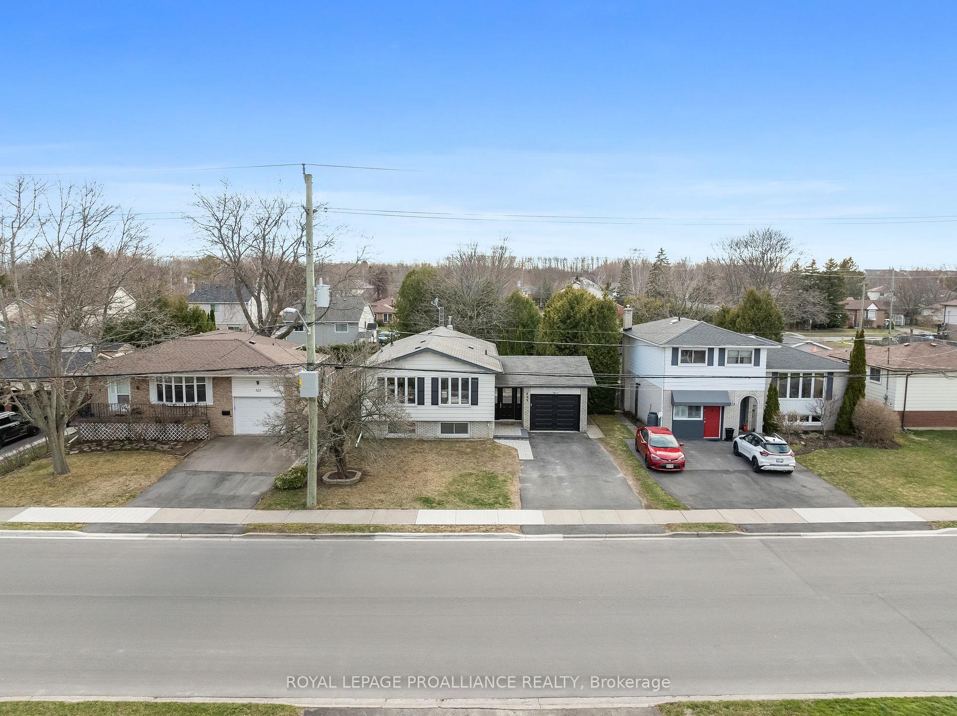 Photo 3 of 529 Westwood Drive, Cobourg — HOMEH