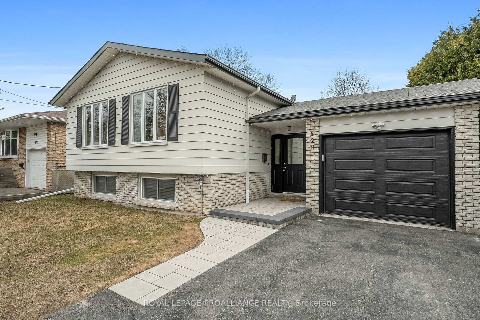 Photo 5 of 529 Westwood Drive, Cobourg — HOMEH