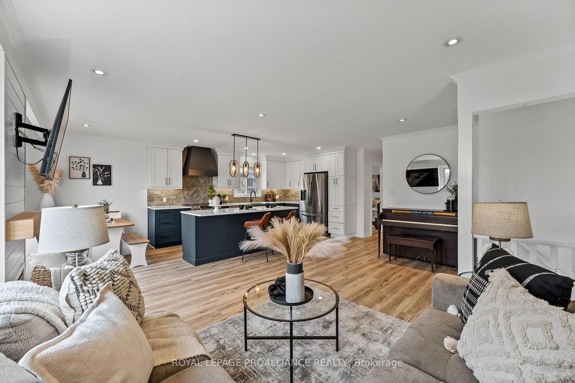 Photo 10 of 529 Westwood Drive, Cobourg — HOMEH