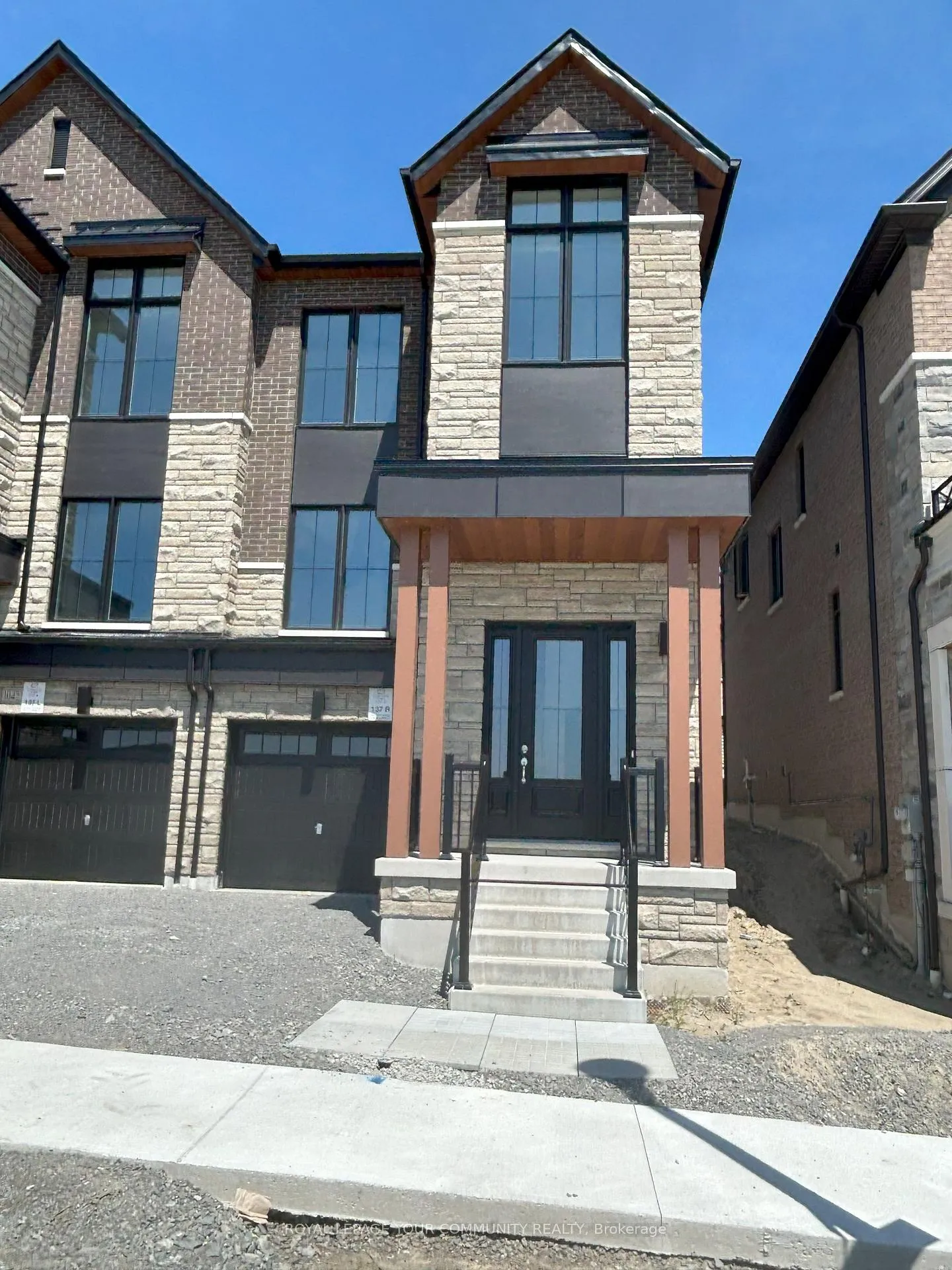 Photo 1 of 1044 Valhalla Terrace, Pickering, Rural Pickering — HOMEH