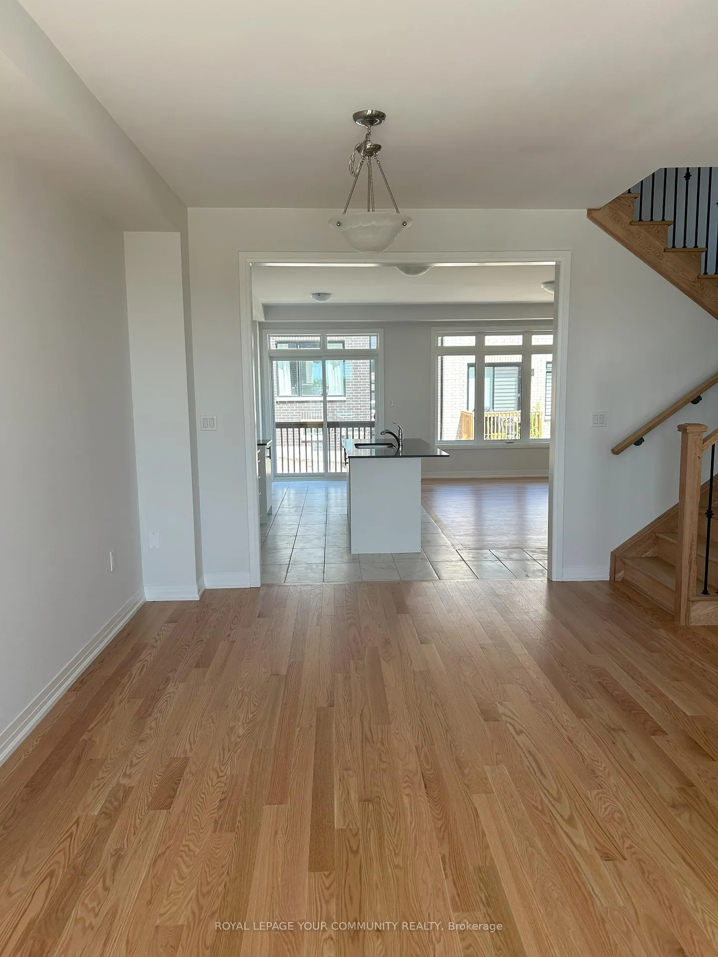 Photo 4 of 1044 Valhalla Terrace, Pickering, Rural Pickering — HOMEH