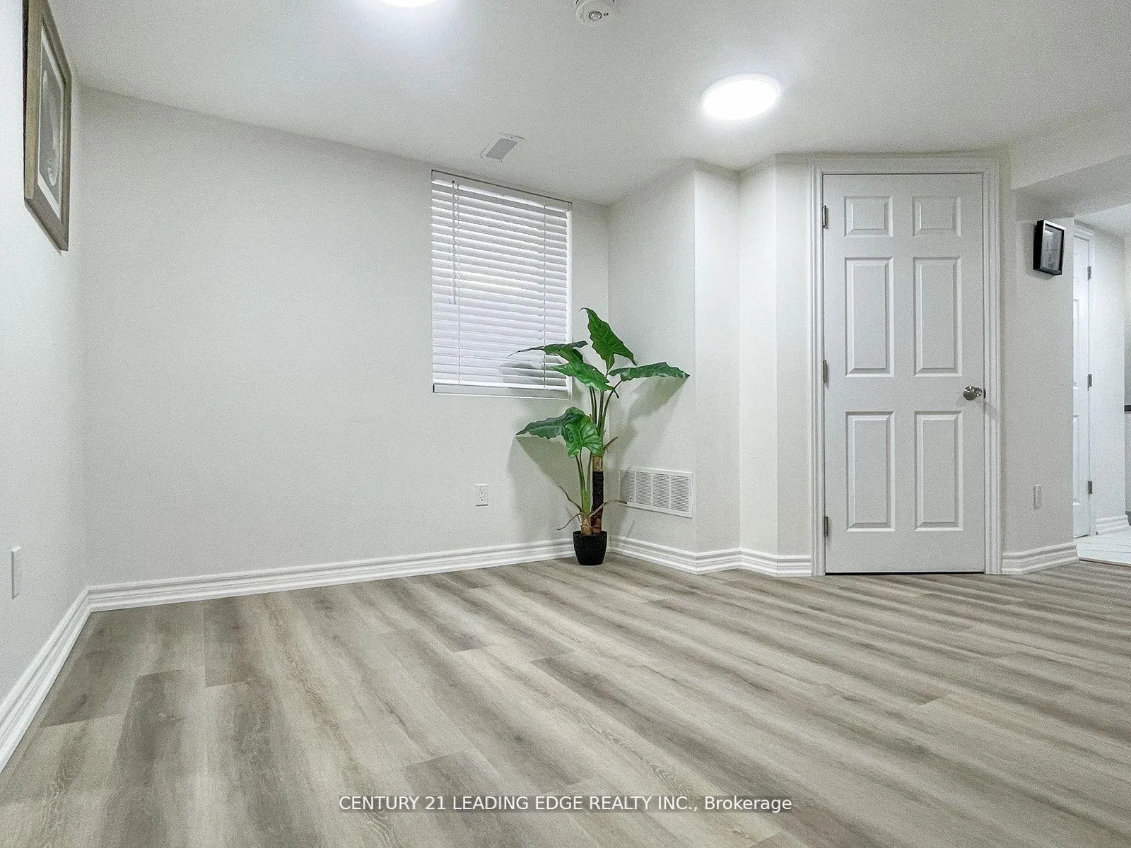 Photo 5 of Unit B, 117 Riverside Drive, Oshawa, Eastdale — HOMEH