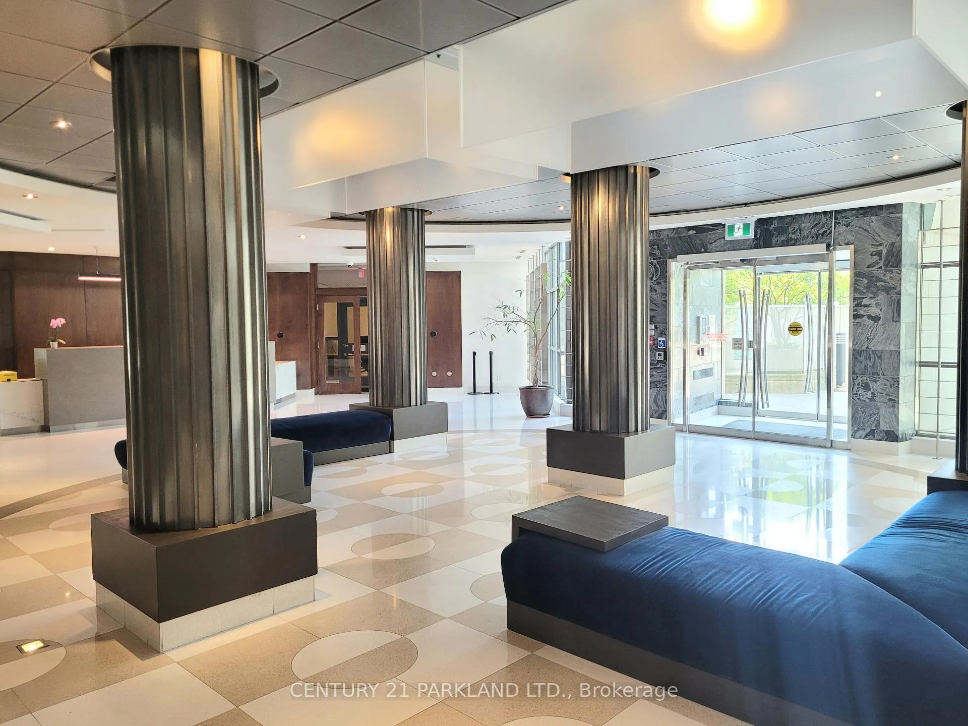 Photo 3 of Unit 718, 410 Queens Quay W, Toronto, Waterfront Communities — HOMEH