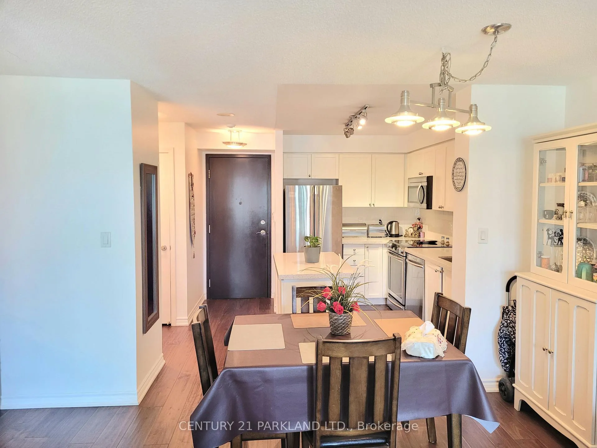 Photo 6 of Unit 718, 410 Queens Quay W, Toronto, Waterfront Communities — HOMEH