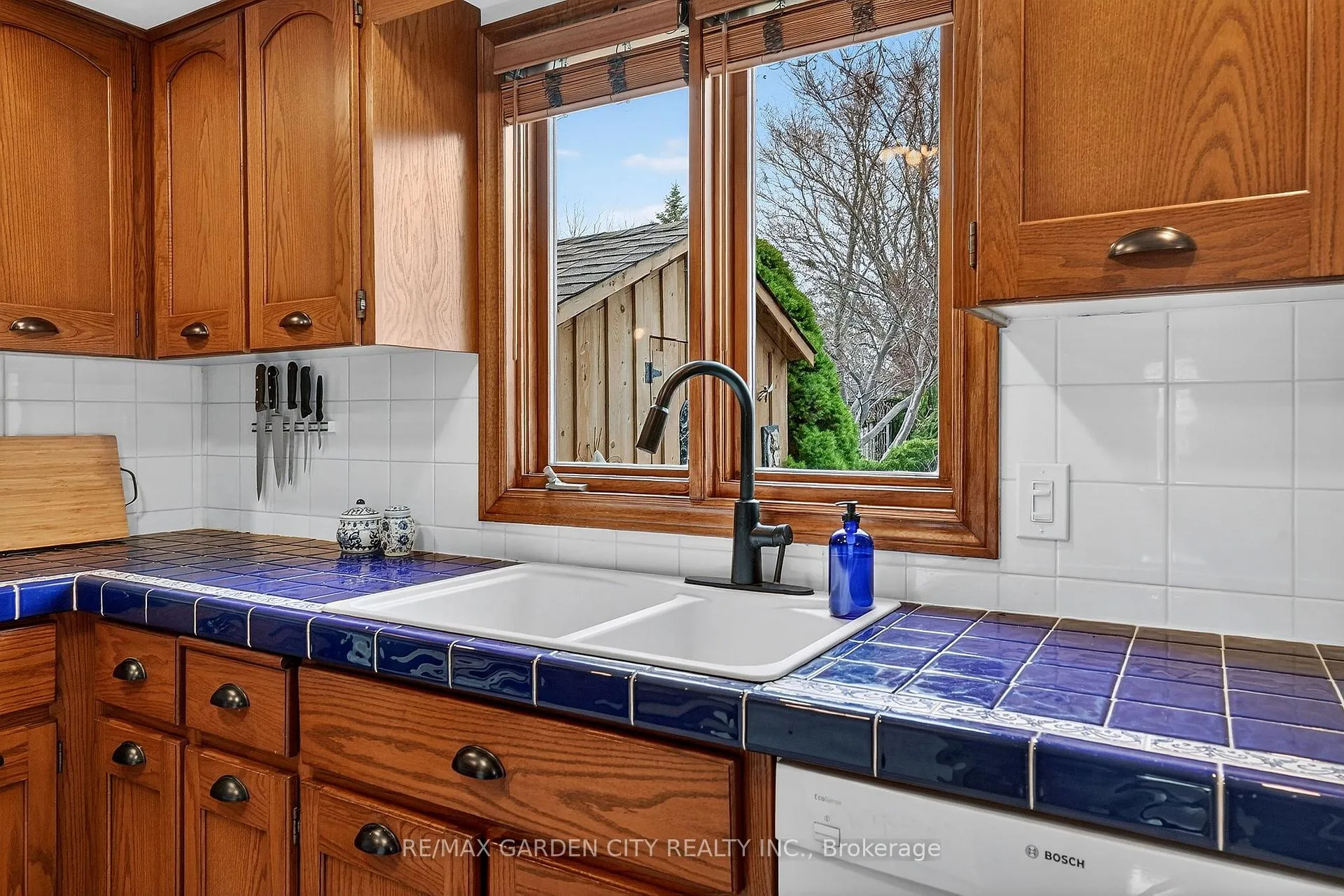 Photo 11 of 72 National Drive, Hamilton, Gershome — HOMEH